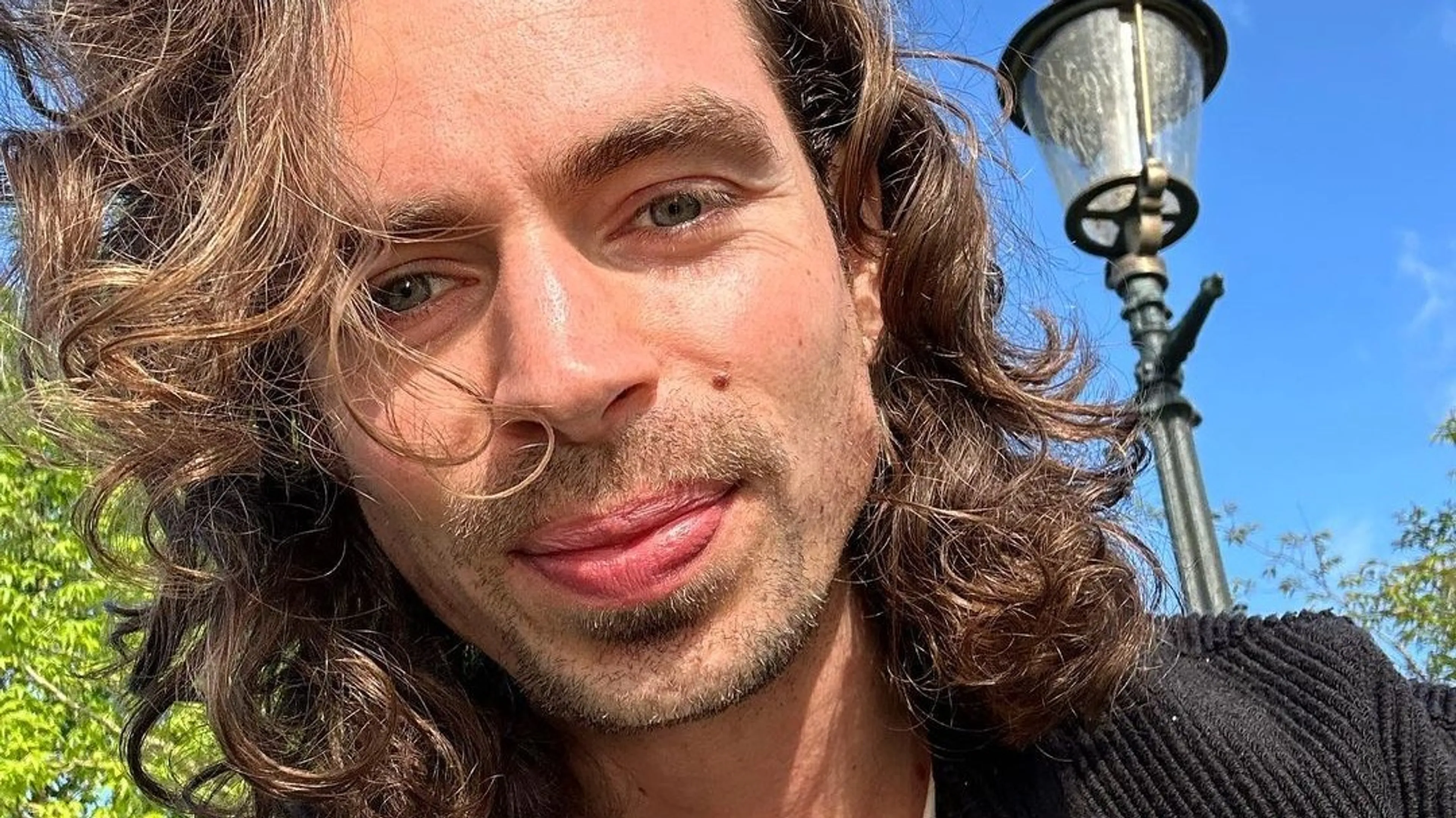 Dion Cooper deelt emotioneel bericht: 'Mijn batterij is leeg'