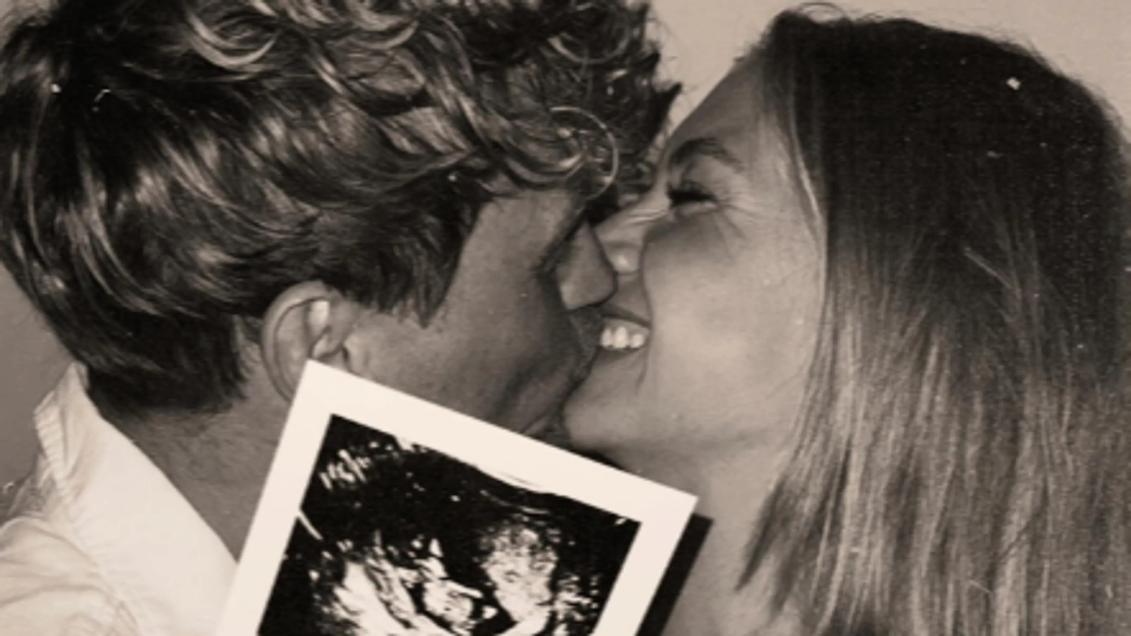 Jessie Jazz maakt babynaam van toekomstige zoon bekend