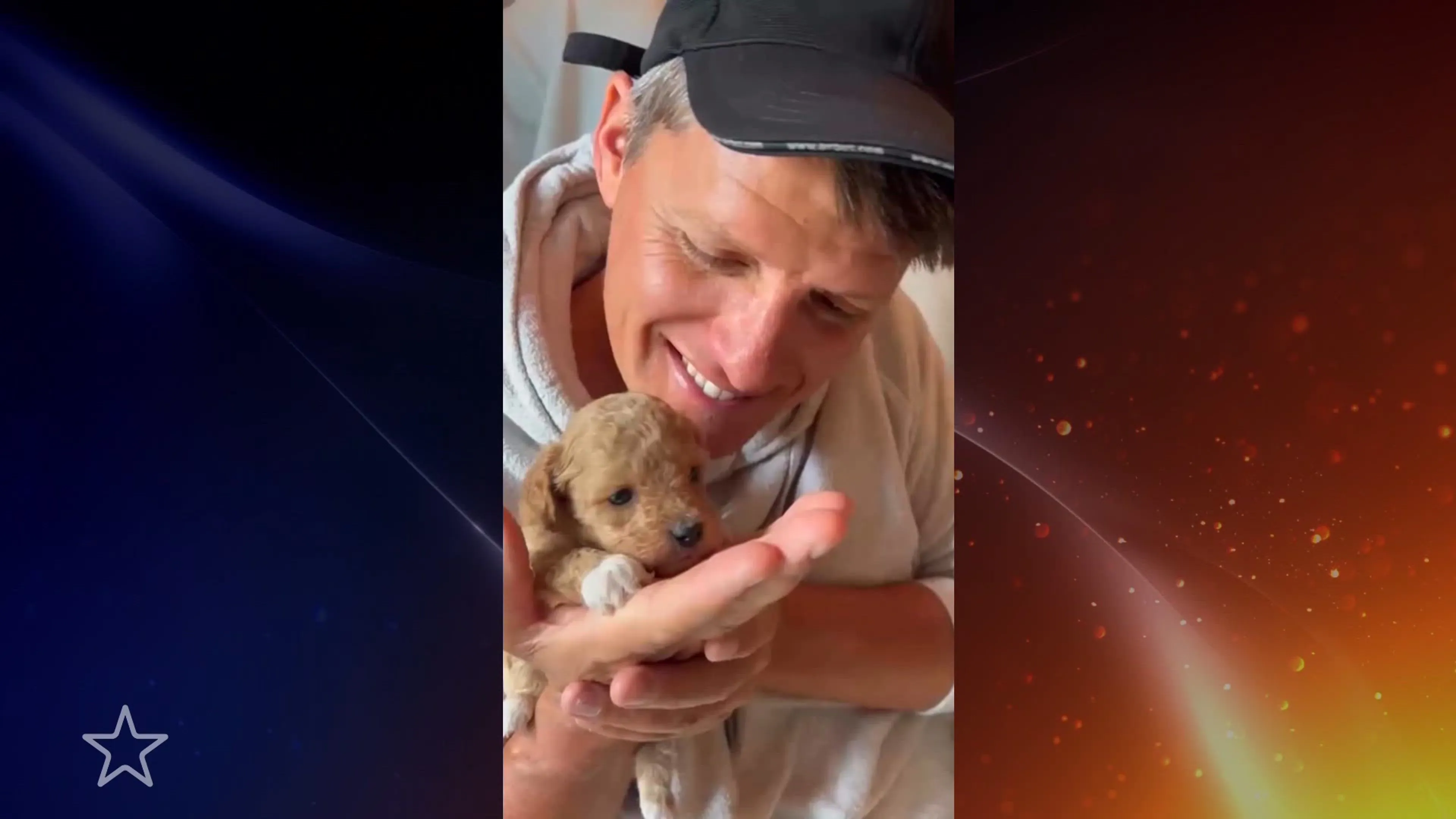 Kees Tol verwelkomt puppy Flippie