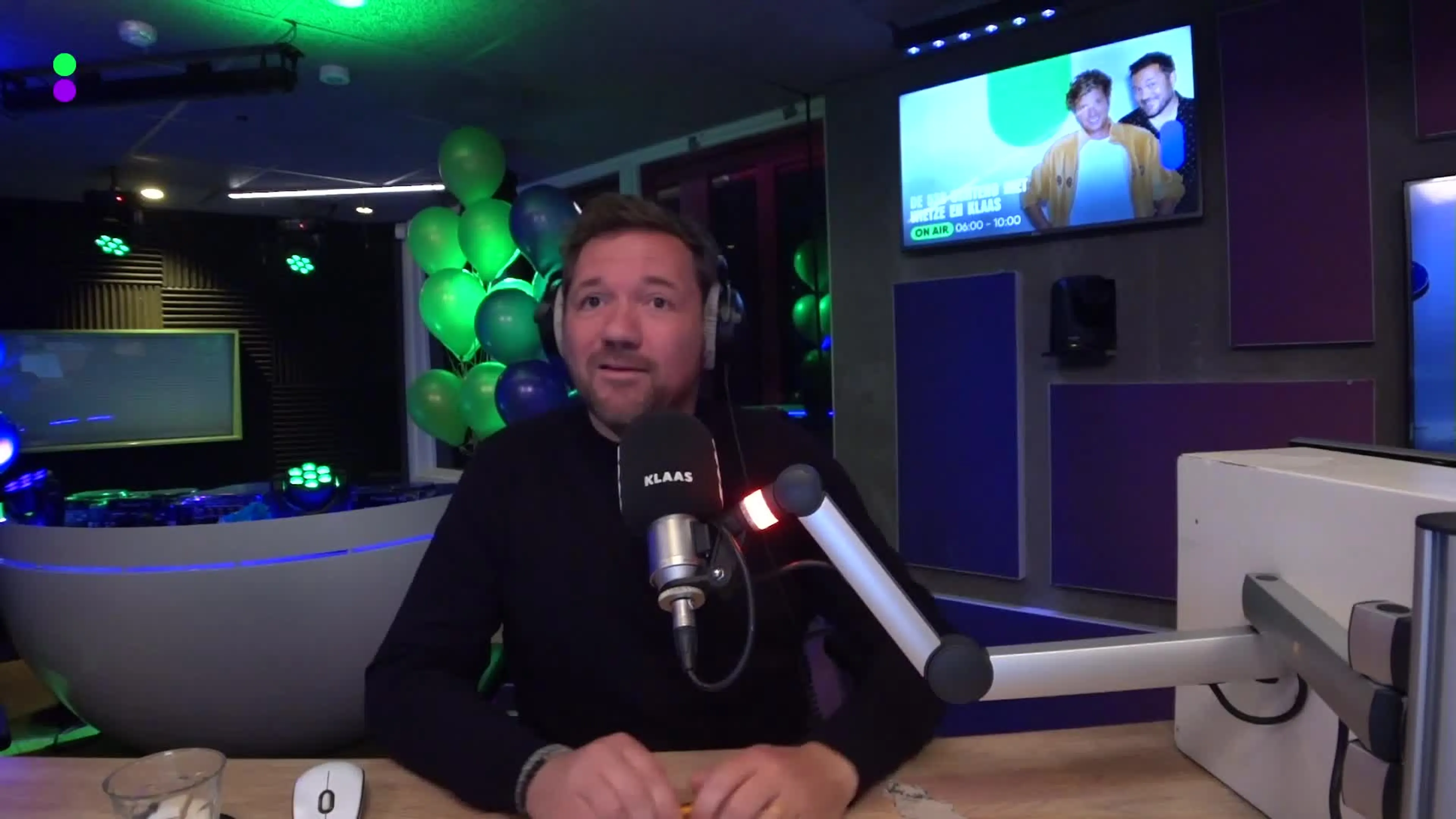 Raad met wie Klaas aan de ontbijttafel zit!