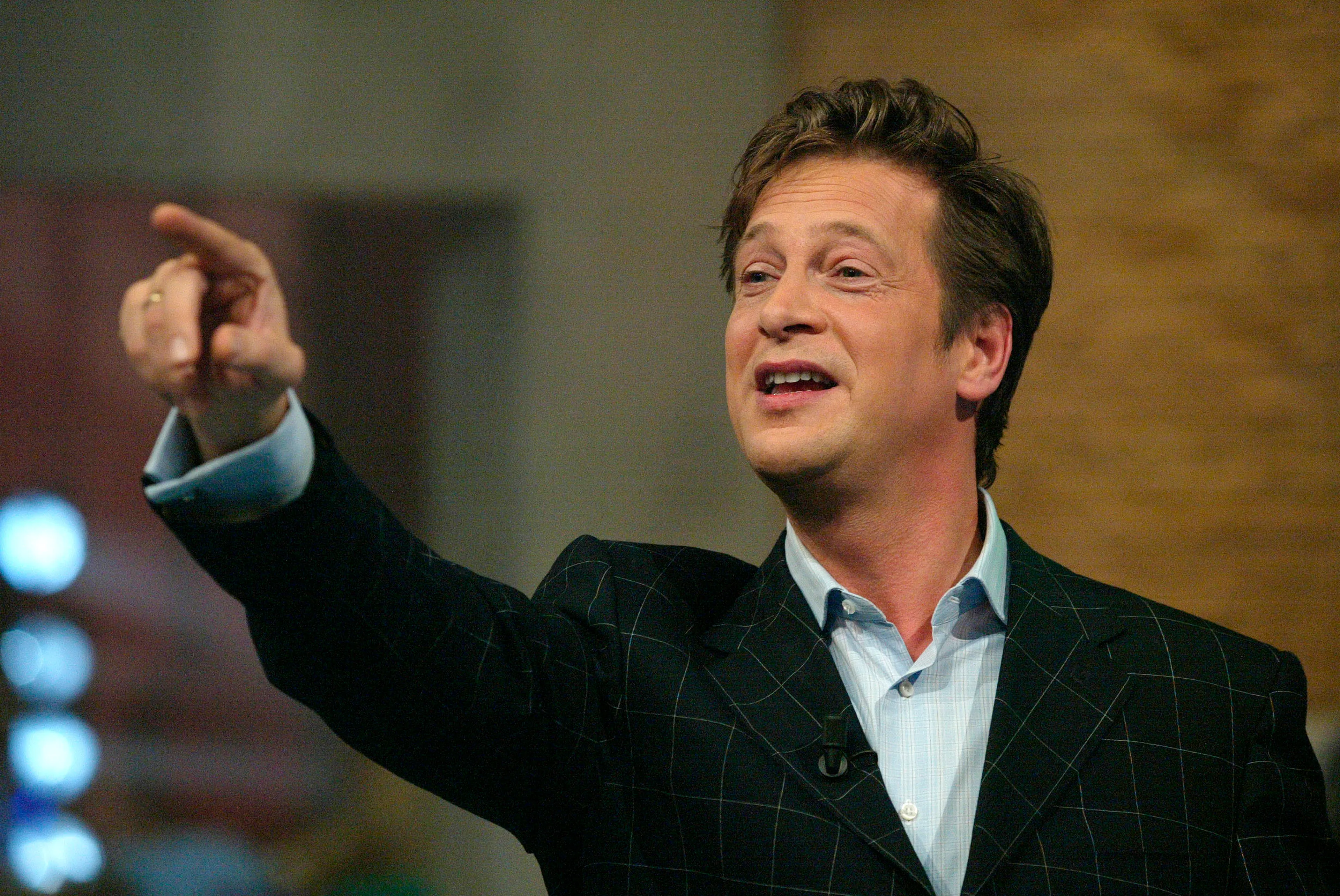 Rolf Wouters keert terug op televisie bij SBS6 met kennisquiz Split Screen