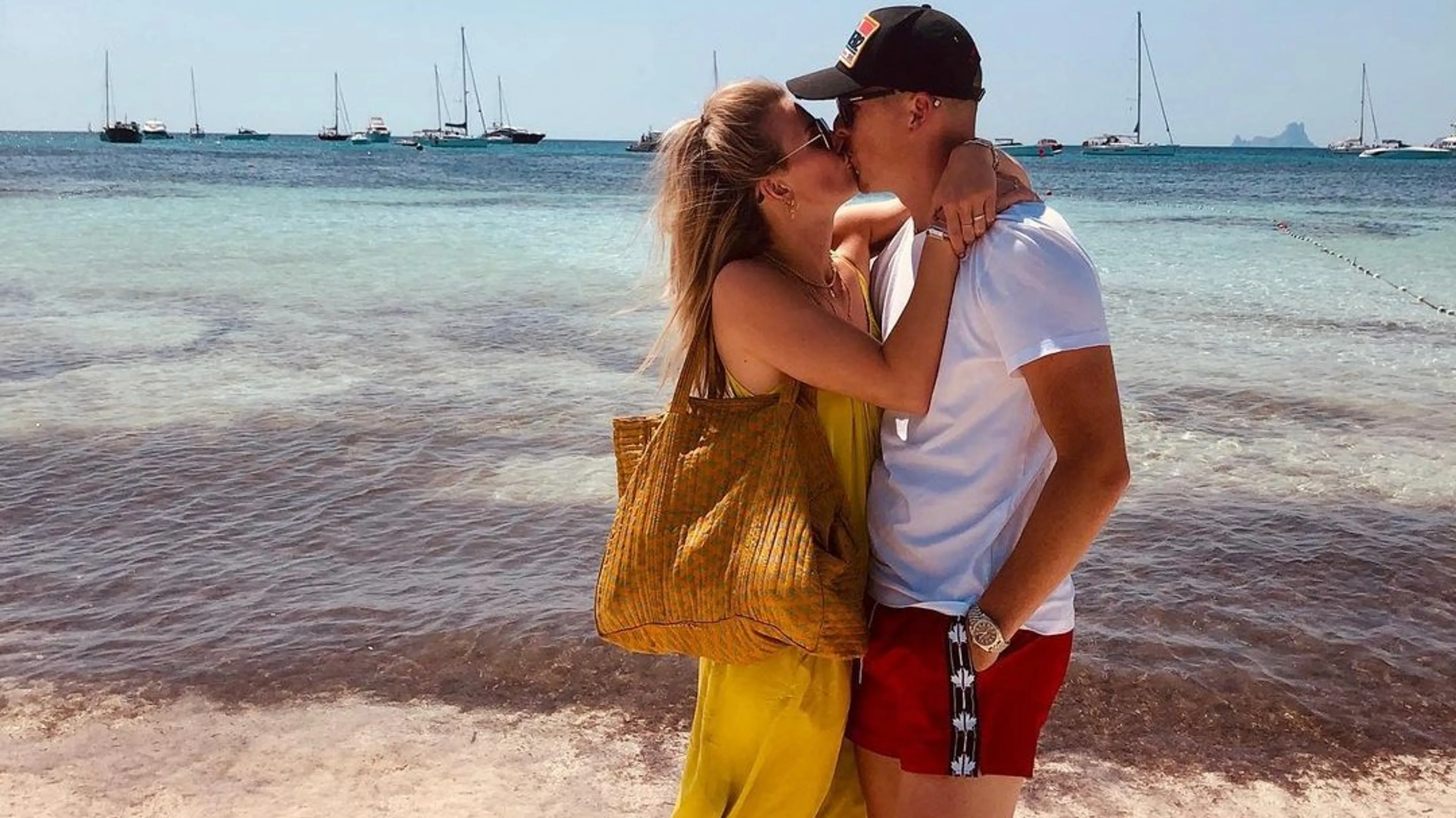 Johnny de Mol sluit huwelijk oudste zoon Ronald Koeman