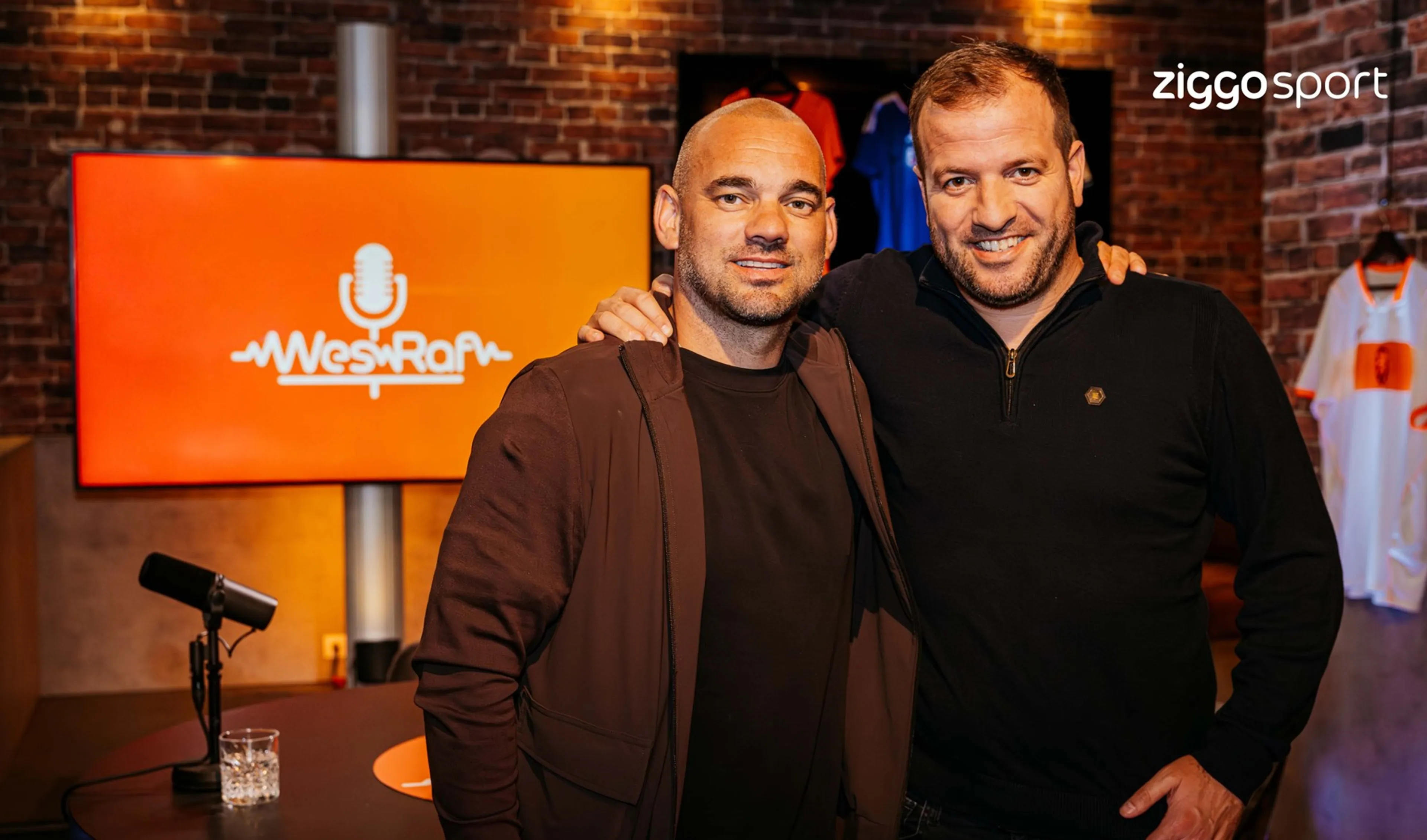 Wesley Sneijder en Rafael van der Vaart beleefden horrornacht: 'Hele hotel in de fik'