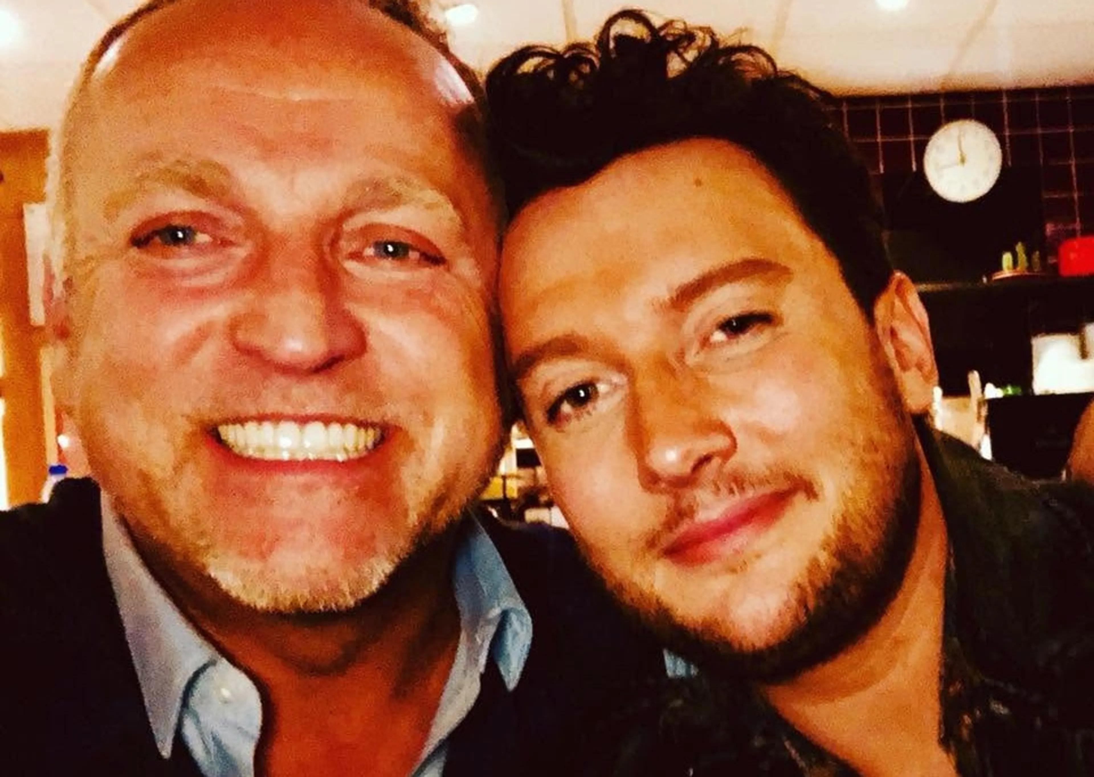 Gordon sneert naar Tino Martin als het over verslavingen gaat