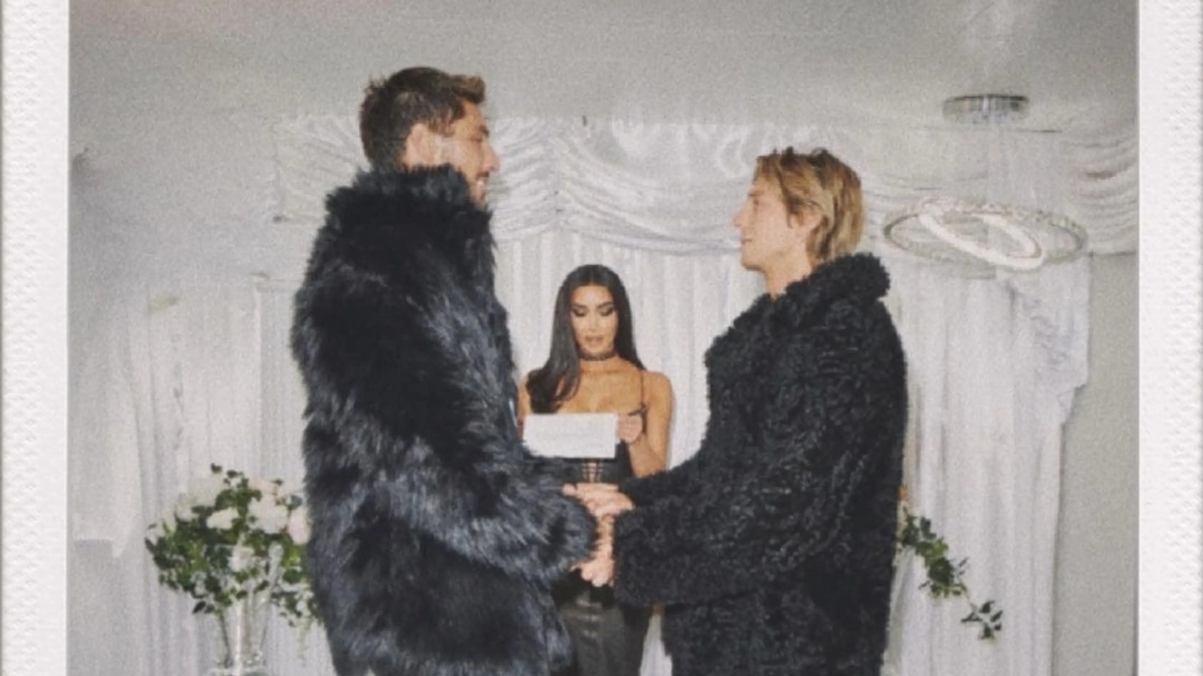 Fans gaan los om huwelijksbreuk kapper Kim Kardashian: 'De Kardashian-vloek'