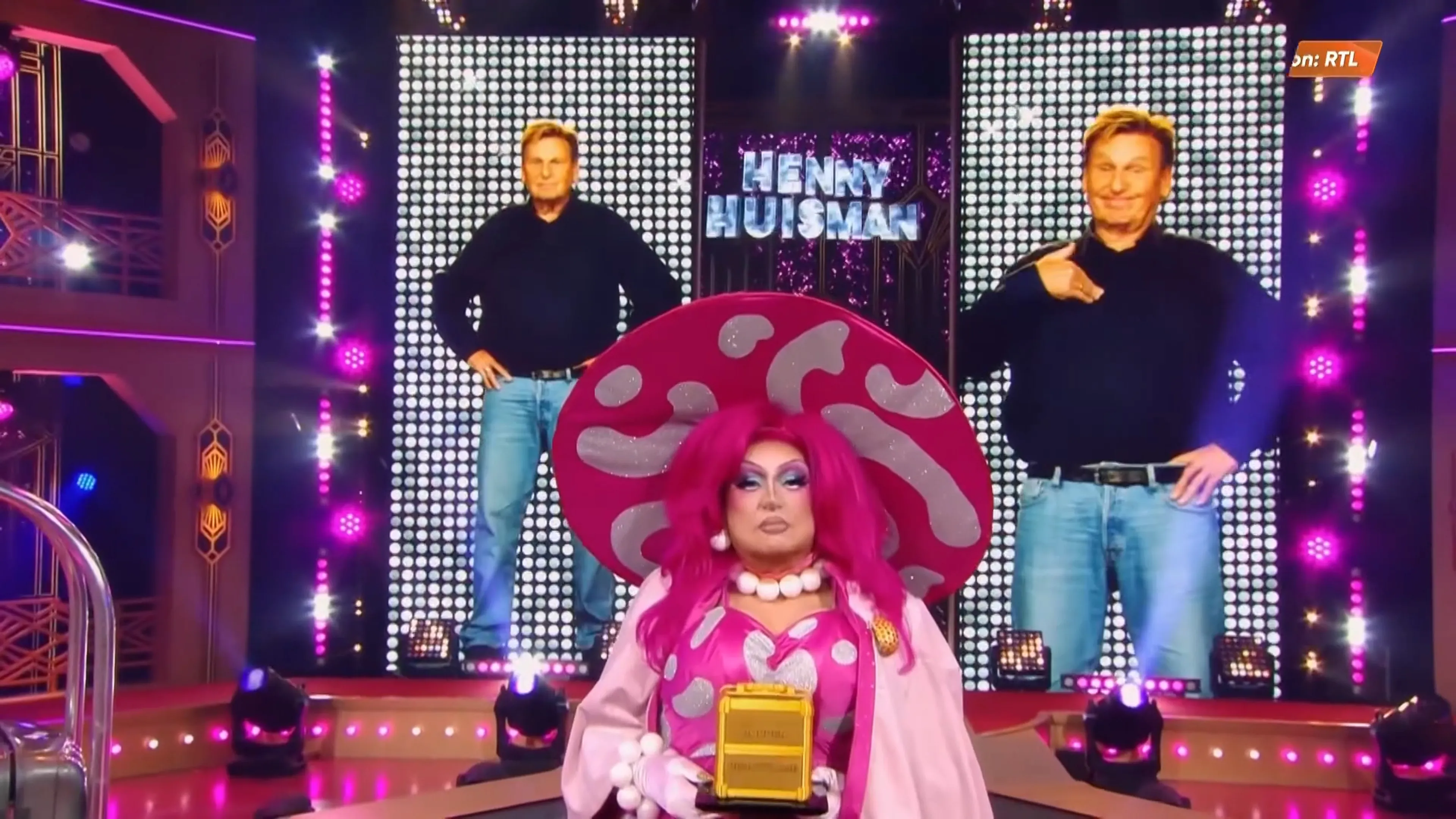 Henny Huisman als queen onthuld in Make Up Your Mind