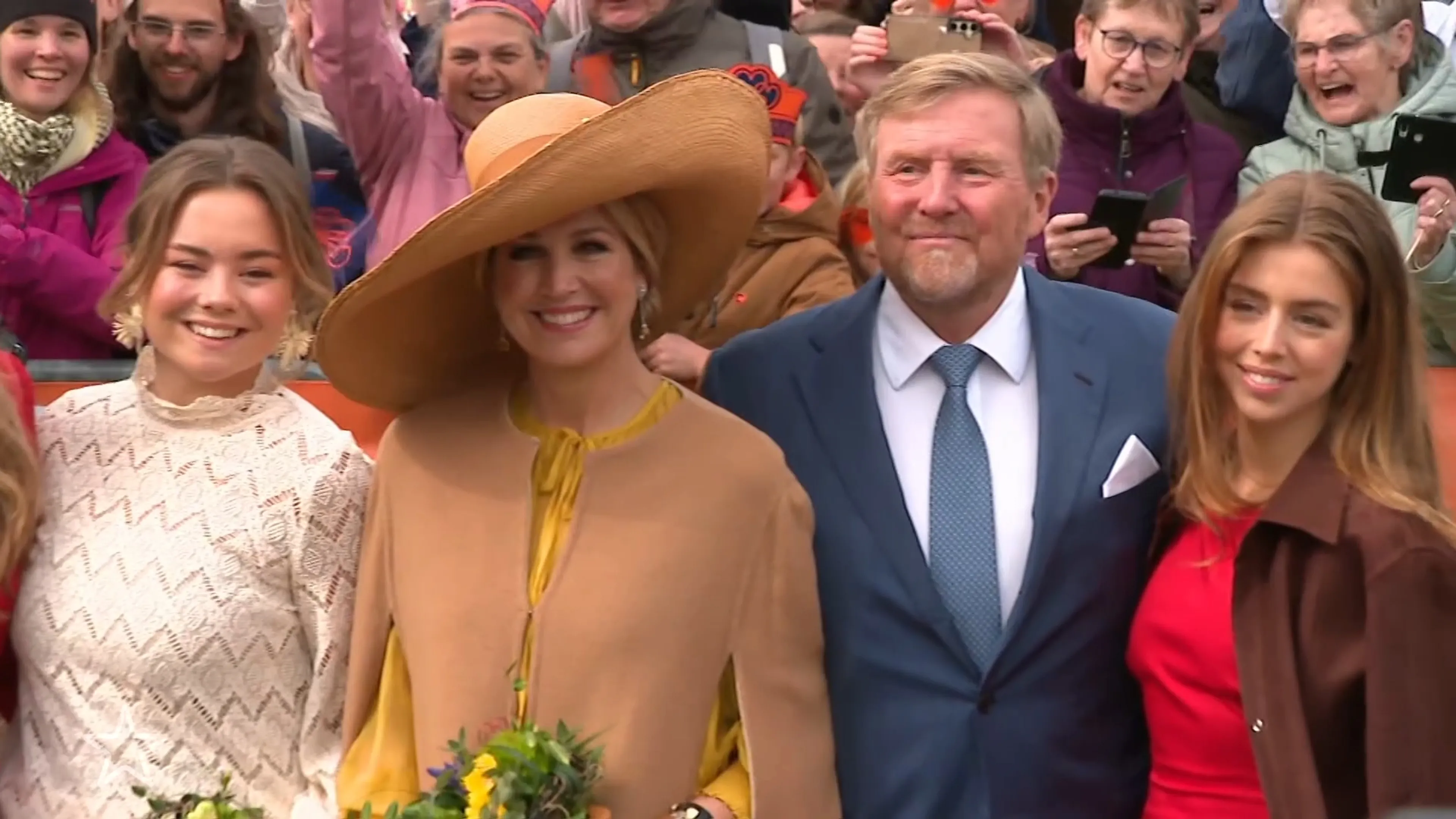 Stokspringen, schaatsen en speechen in het Fries: de hoogtepunten van Koningsdag 2026
