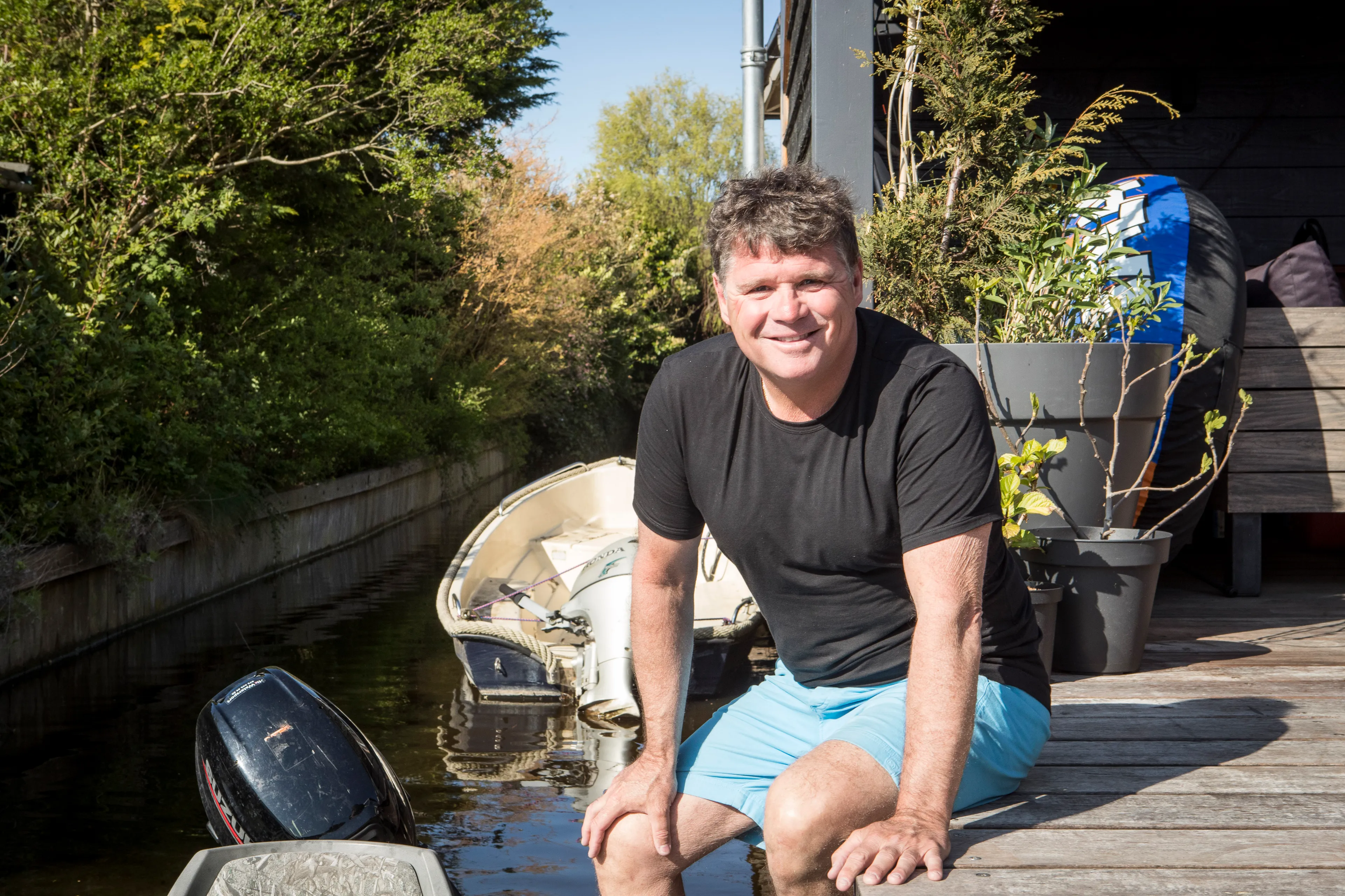 ZIEN: Wolter Kroes zingt met zieke fan