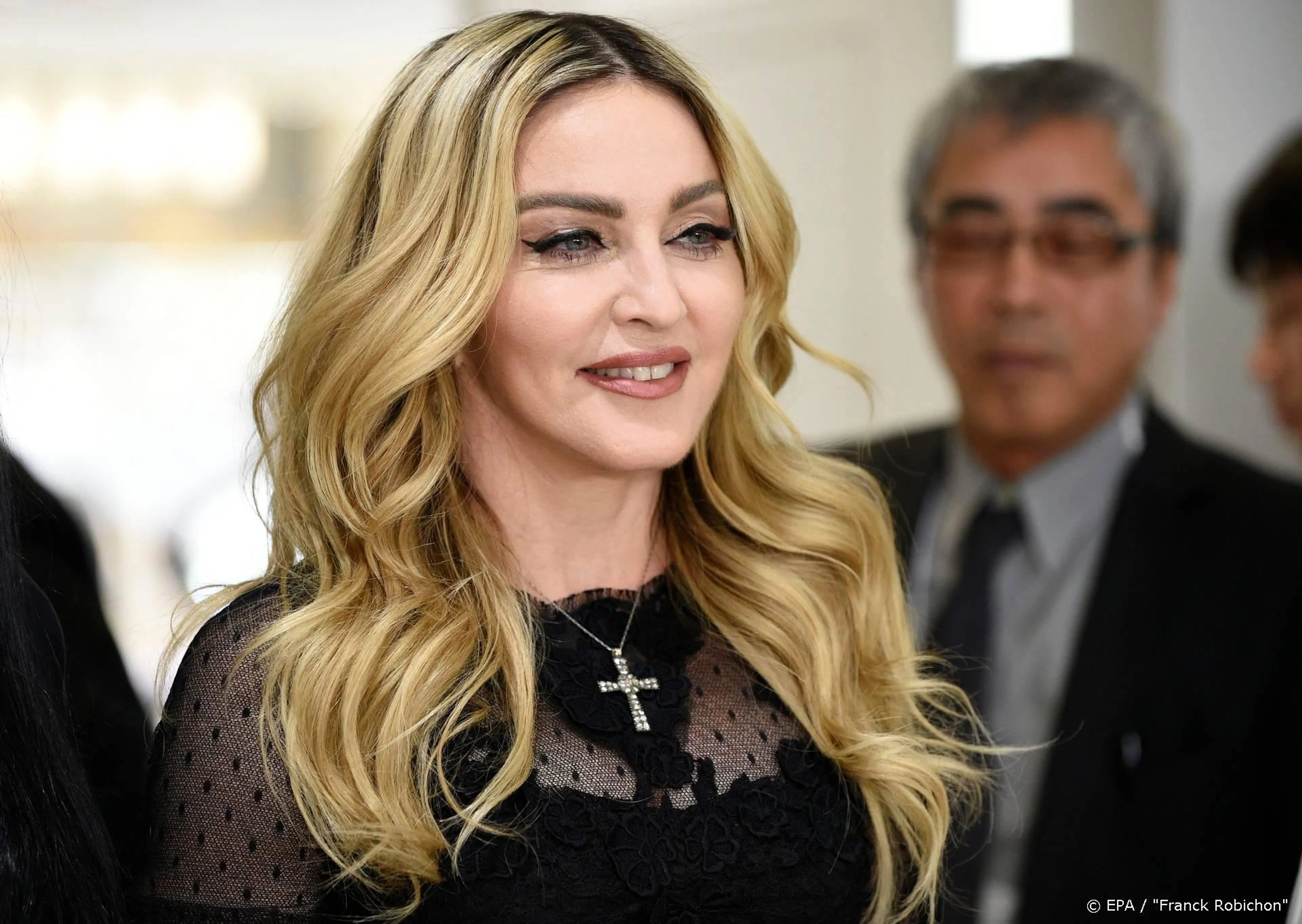 Felle kritiek op 'te oude' Madonna!