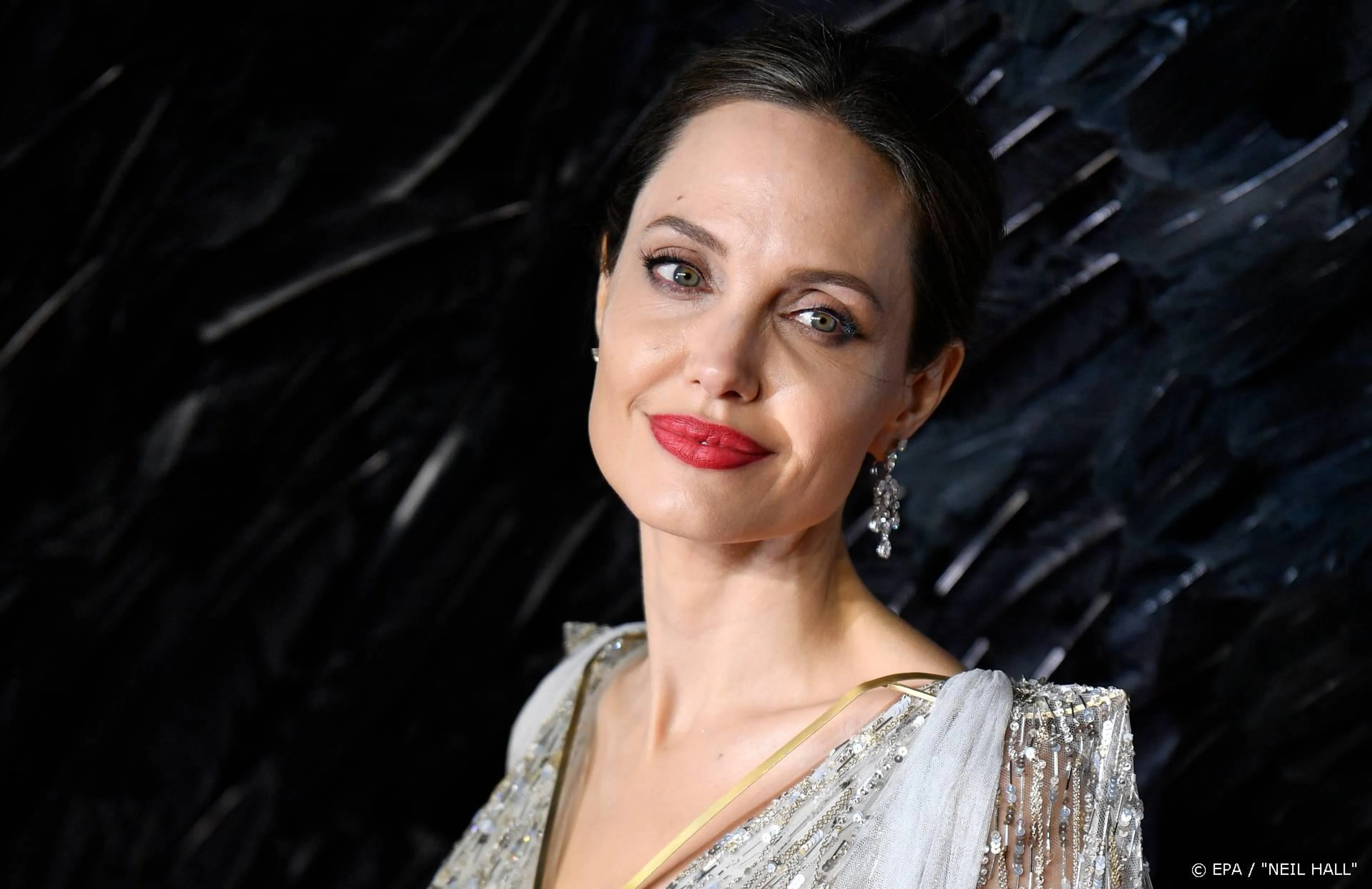 Angelina Jolie ziet toename in kindermisbruik door coronavirus