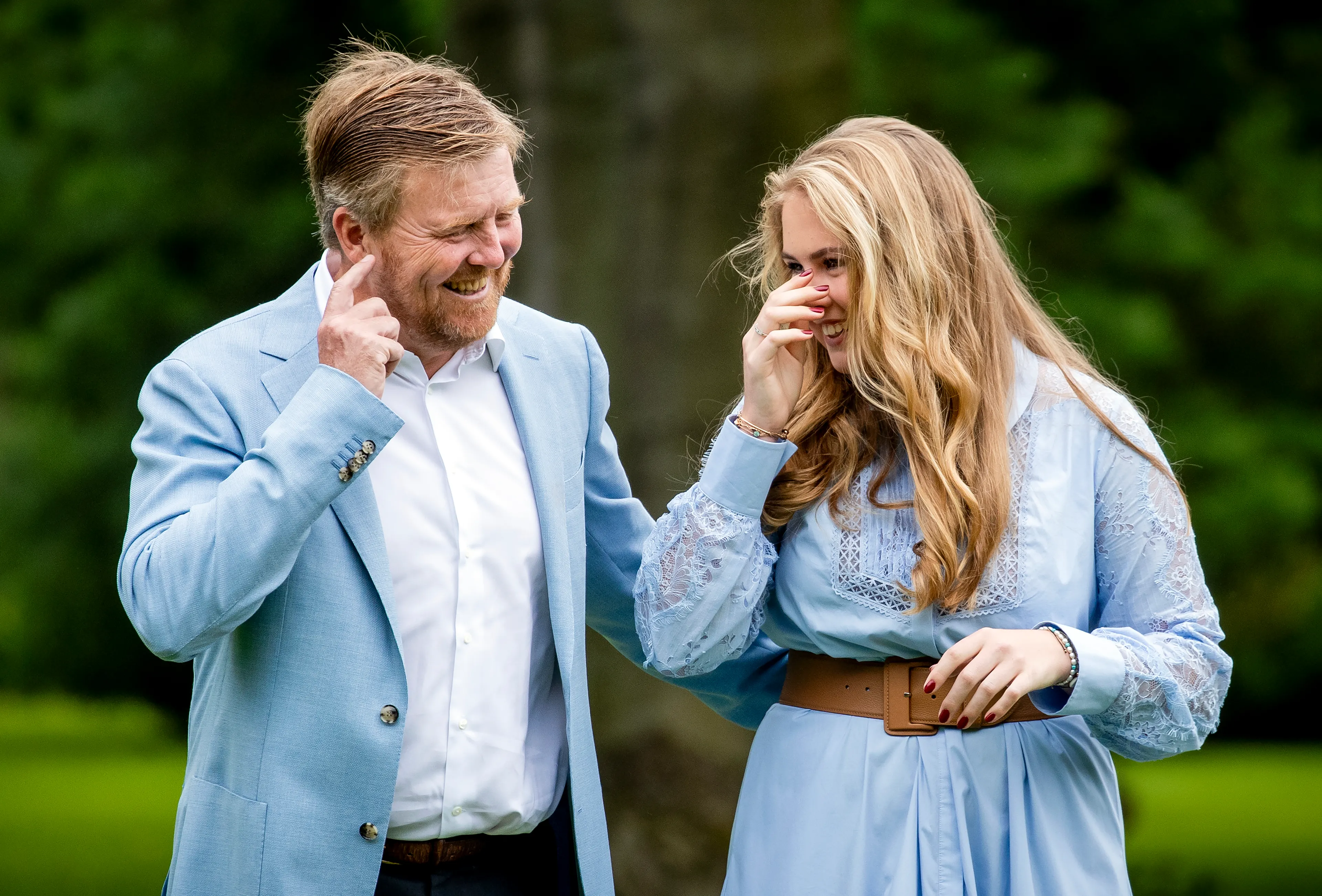 Hierom roept Amalia haar vader Willem-Alexander tot de orde