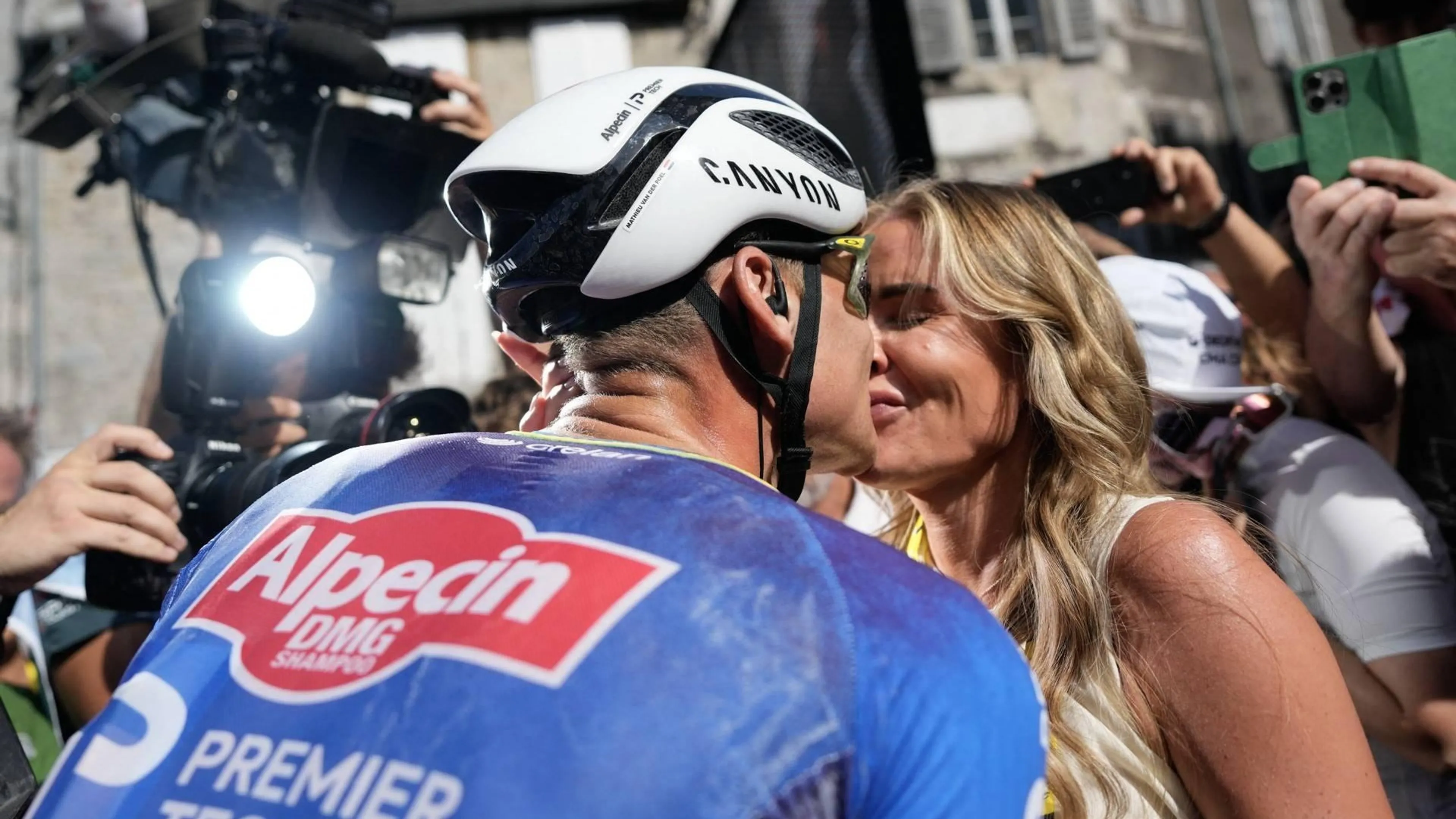 Mathieu van der Poel en Roxanne Bertels verwachten een dochter