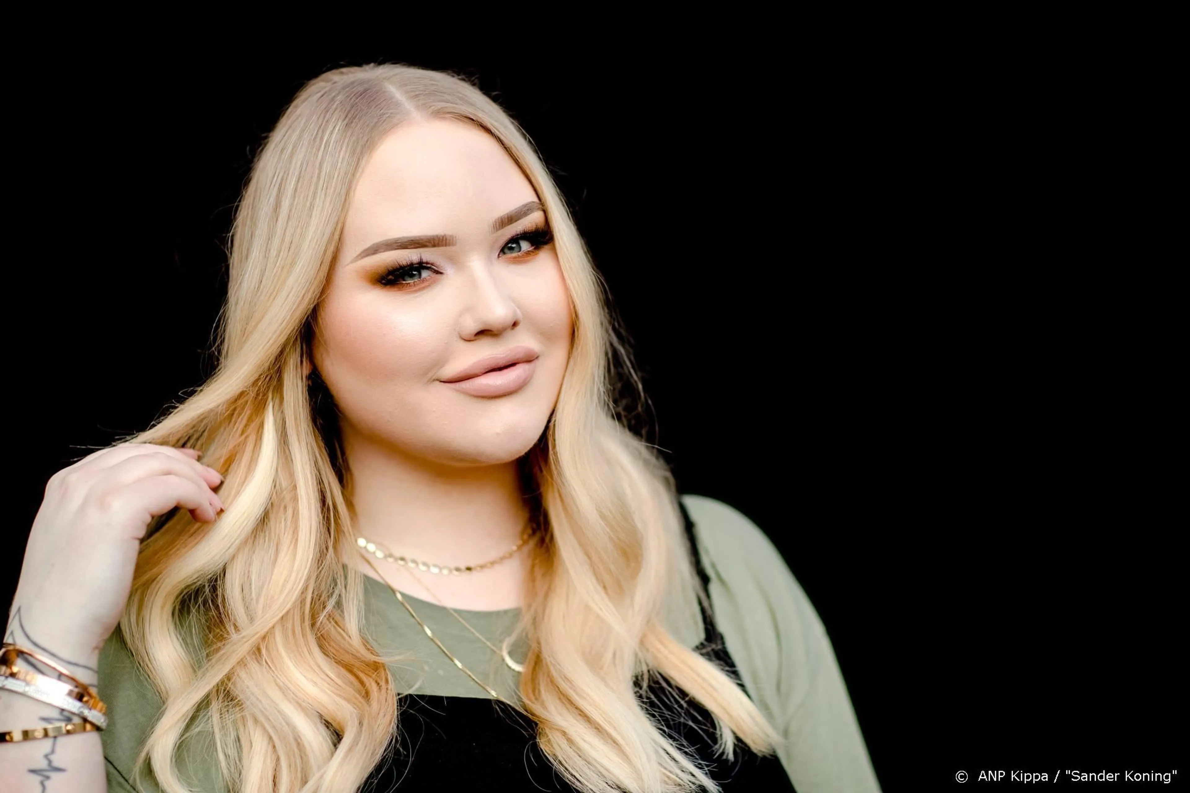 NikkieTutorials en Tim Hofman maken kans op Best Social Award