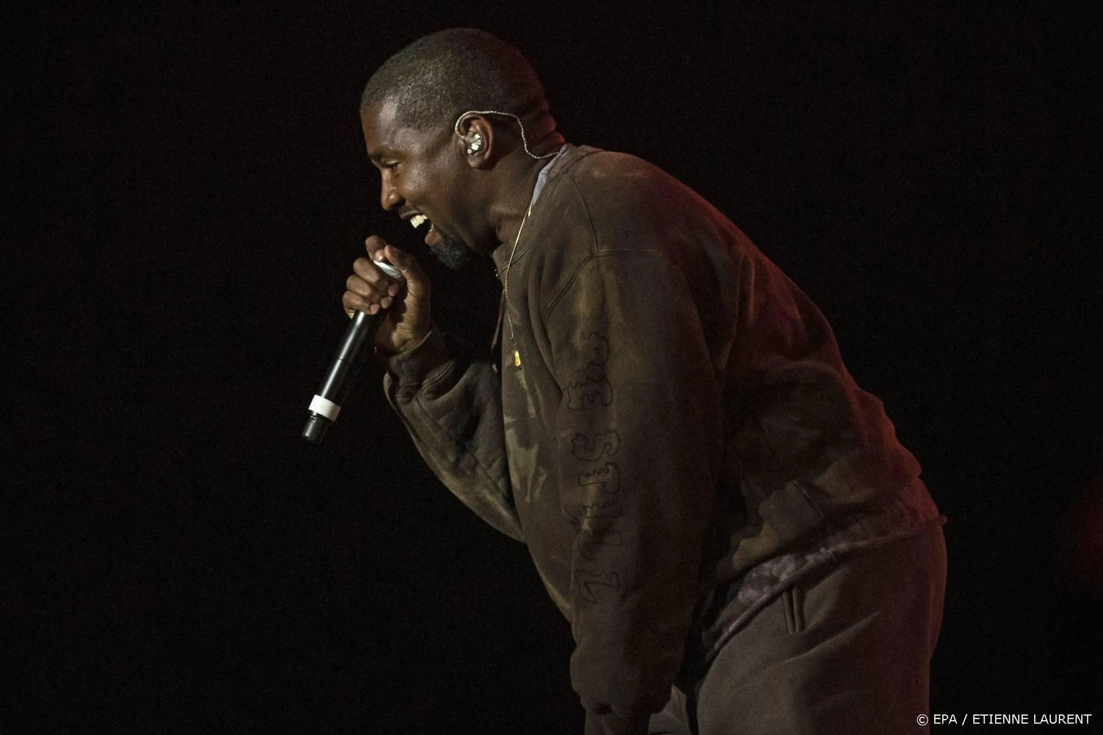Kanye West verdient miljoenen aan uitstellen album