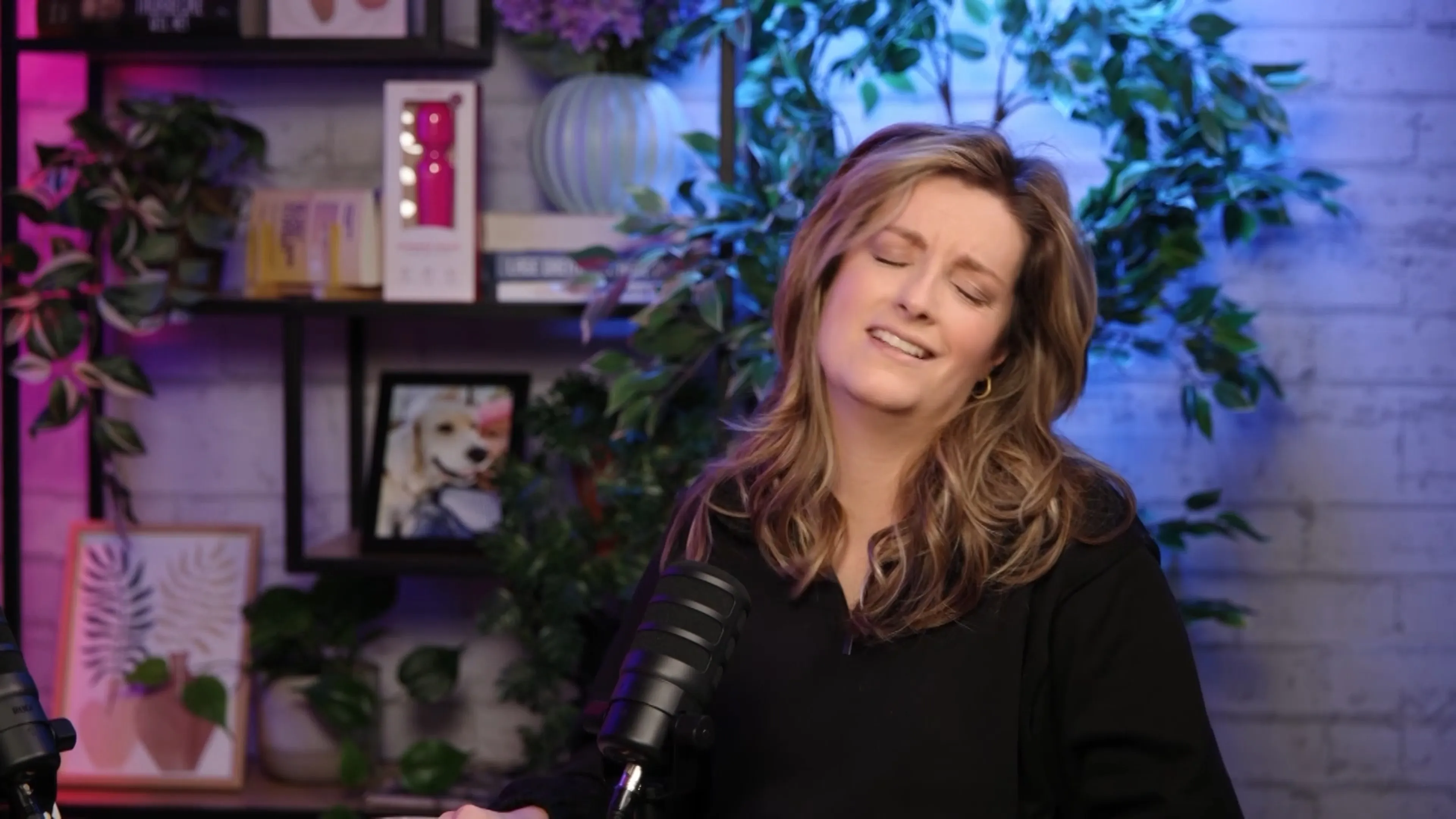 Merel Ek ongemakkelijk na vraag over seksspeeltjes