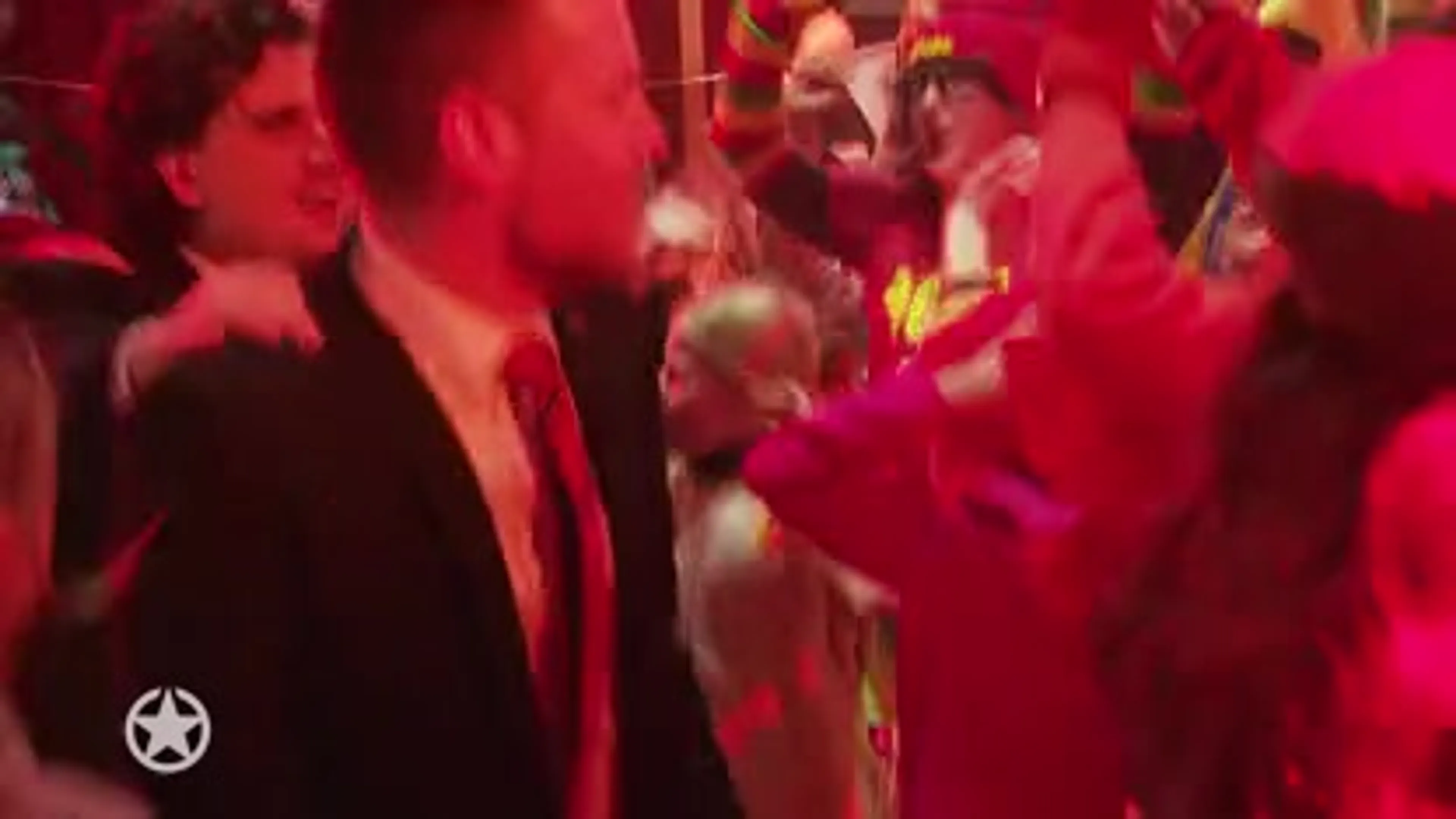 Snollebollekes maken carnavalskraker met YouTuber Kalvijn