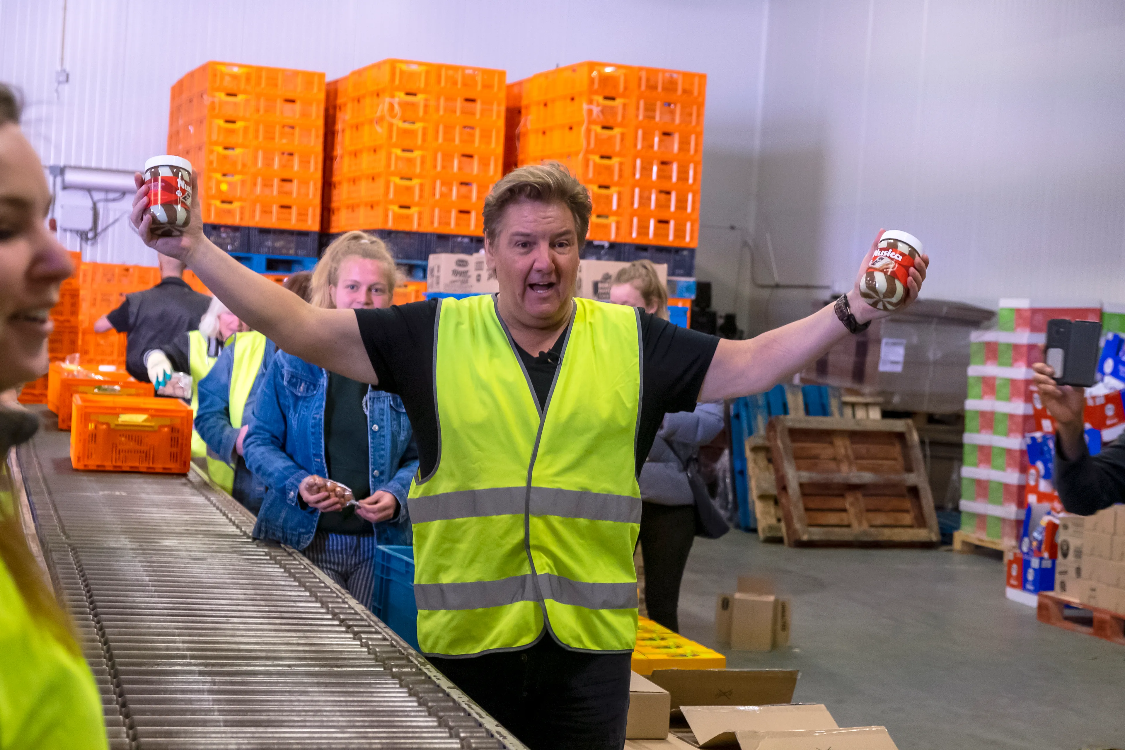 René Froger steekt Voedselbank hart onder de riem
