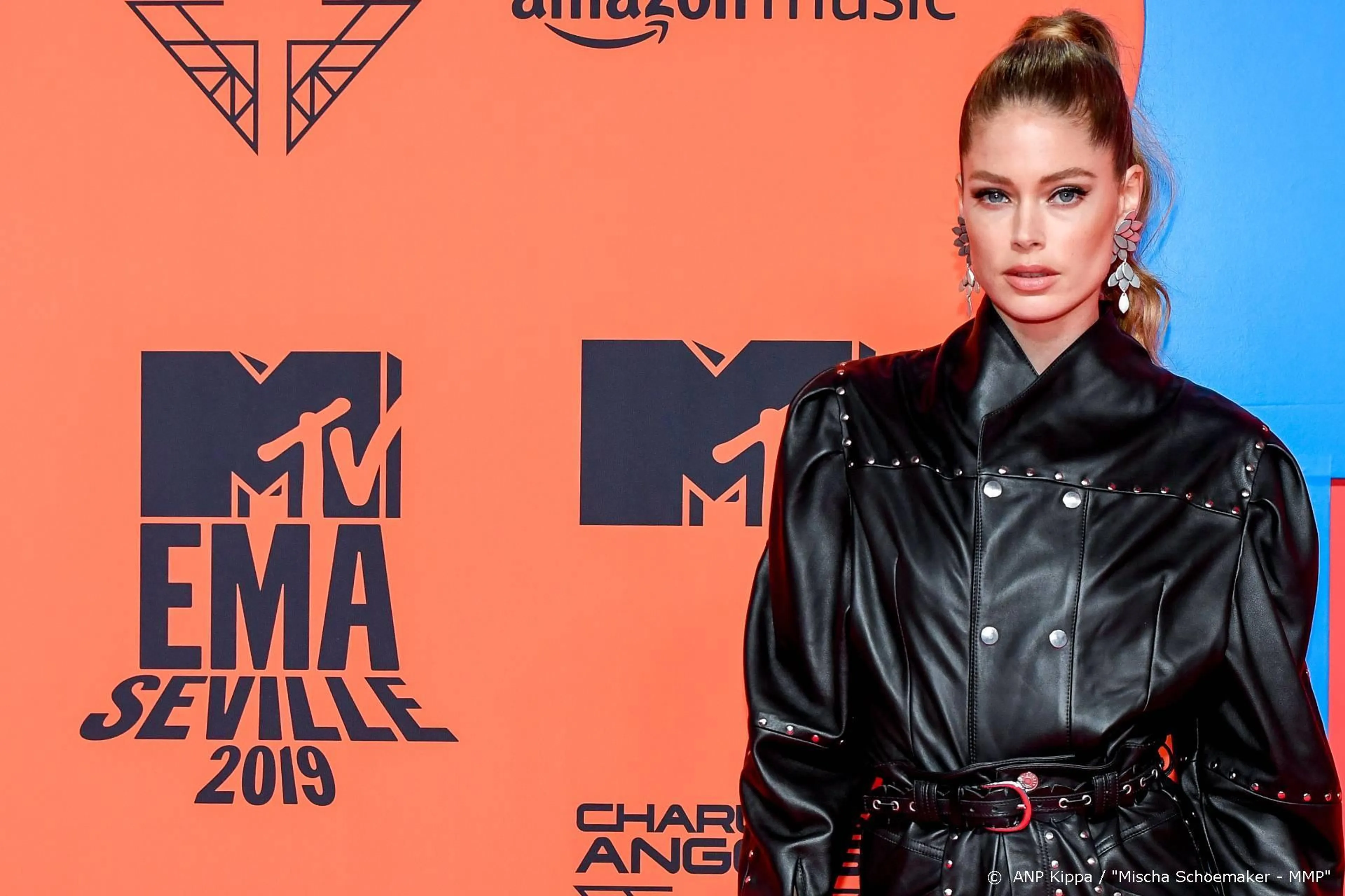 Doutzen Kroes flink door het stof