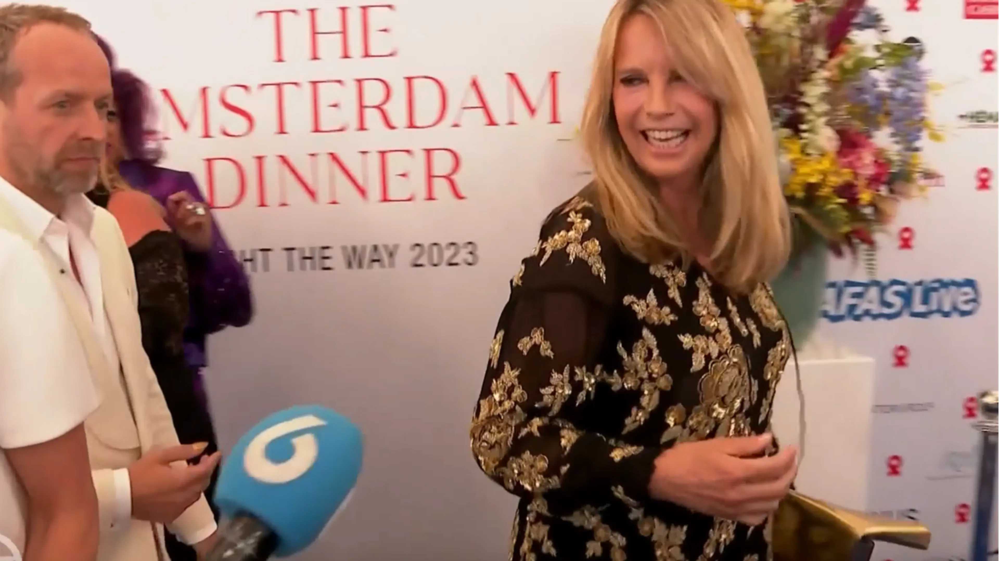 Linda de Mol voor het eerst weer te zien op de loper