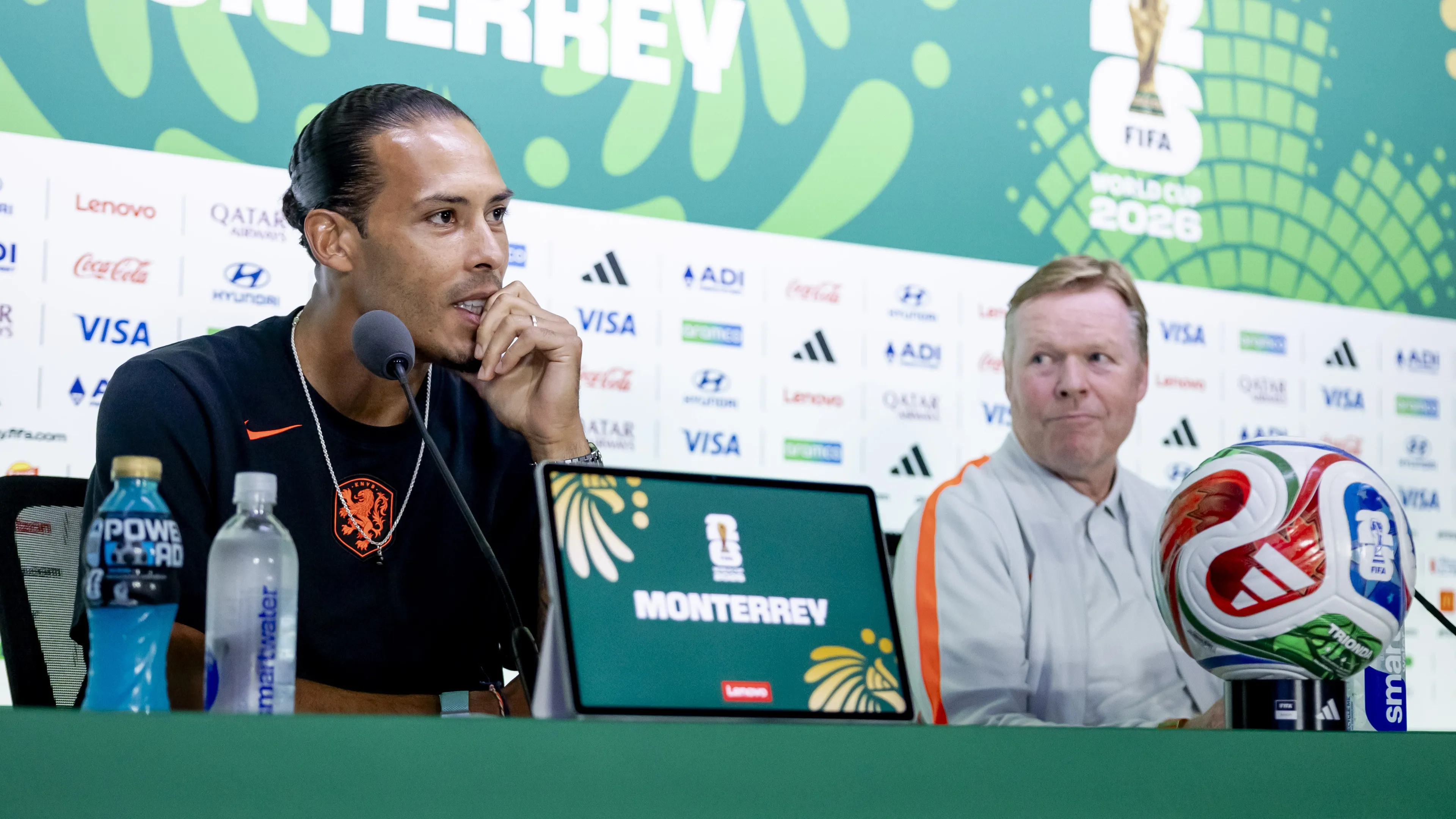 Virgil van Dijk neemt emotioneel afscheid van Ronald Koeman als bondscoach