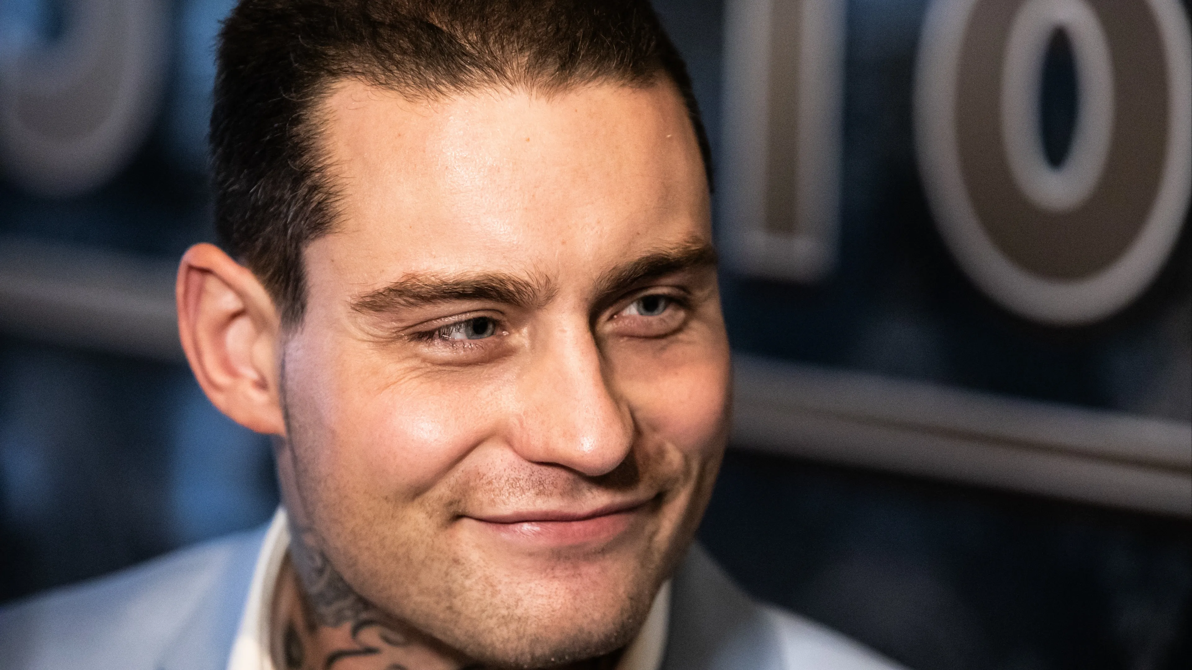 Douwe Bob deelt trots zijn overwinning