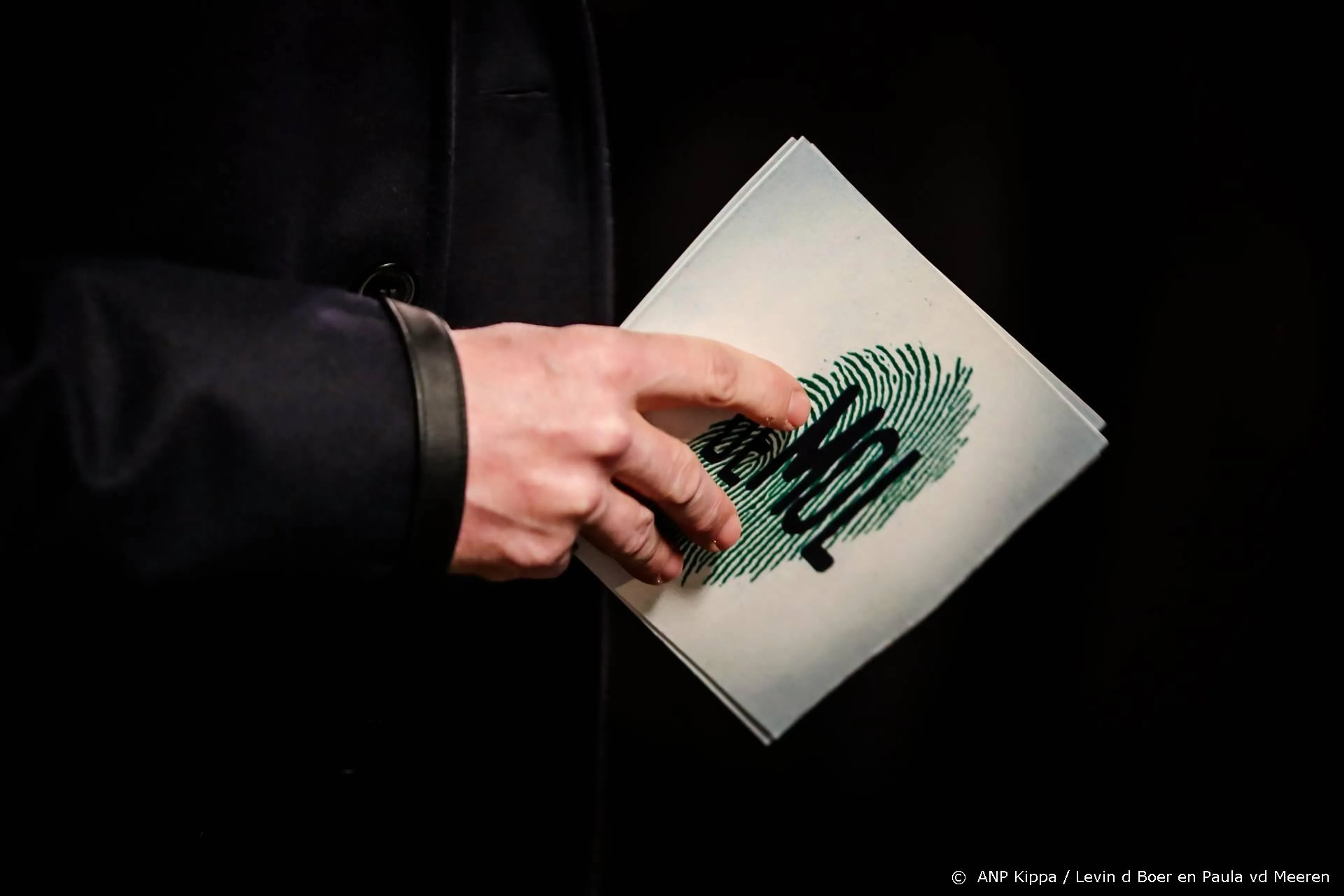 Belgische mol kan druk niet meer aan en stapt uit De Mol