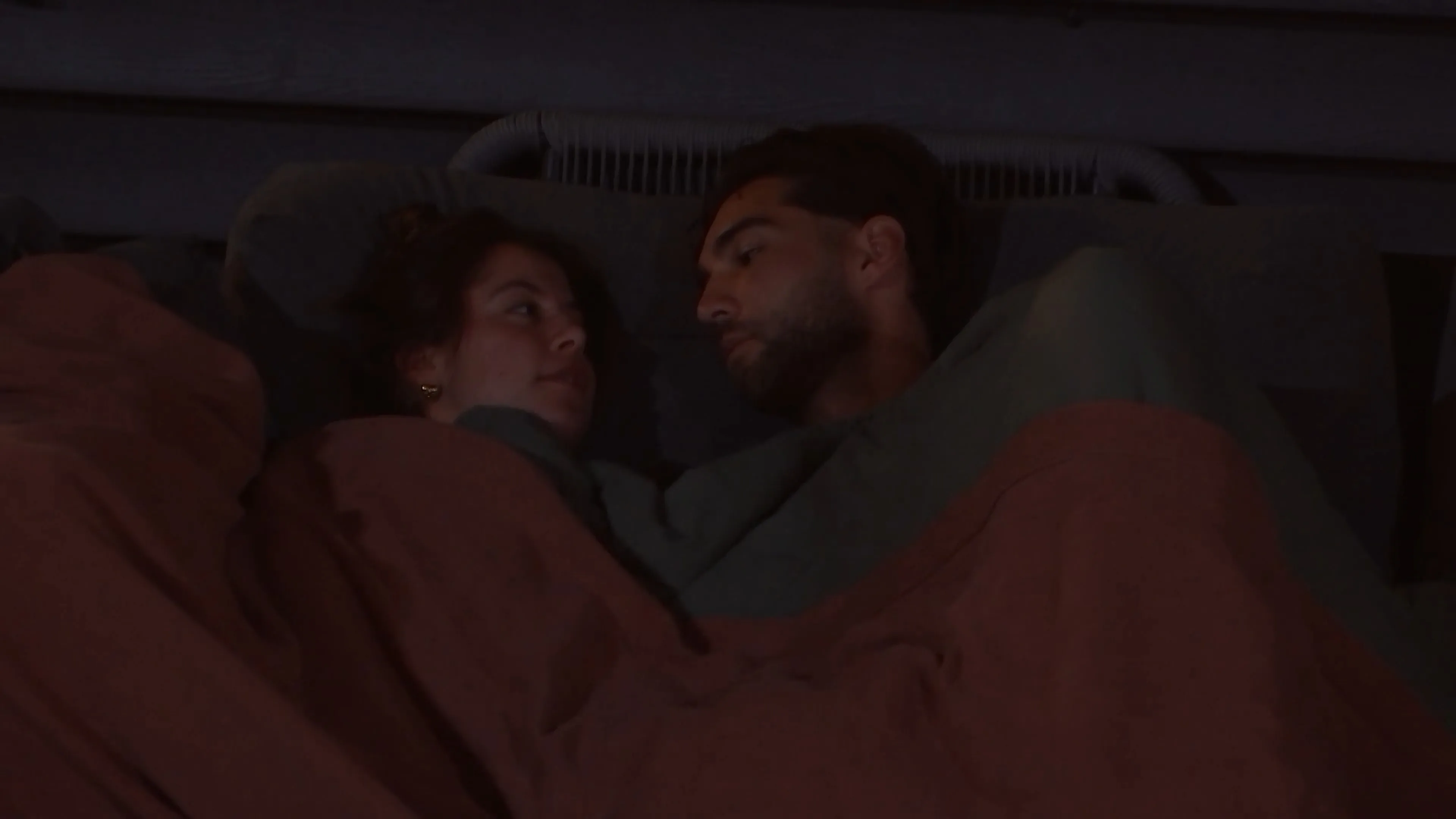Anouk begint zich steeds meer te irriteren aan Ricky en Nyssa