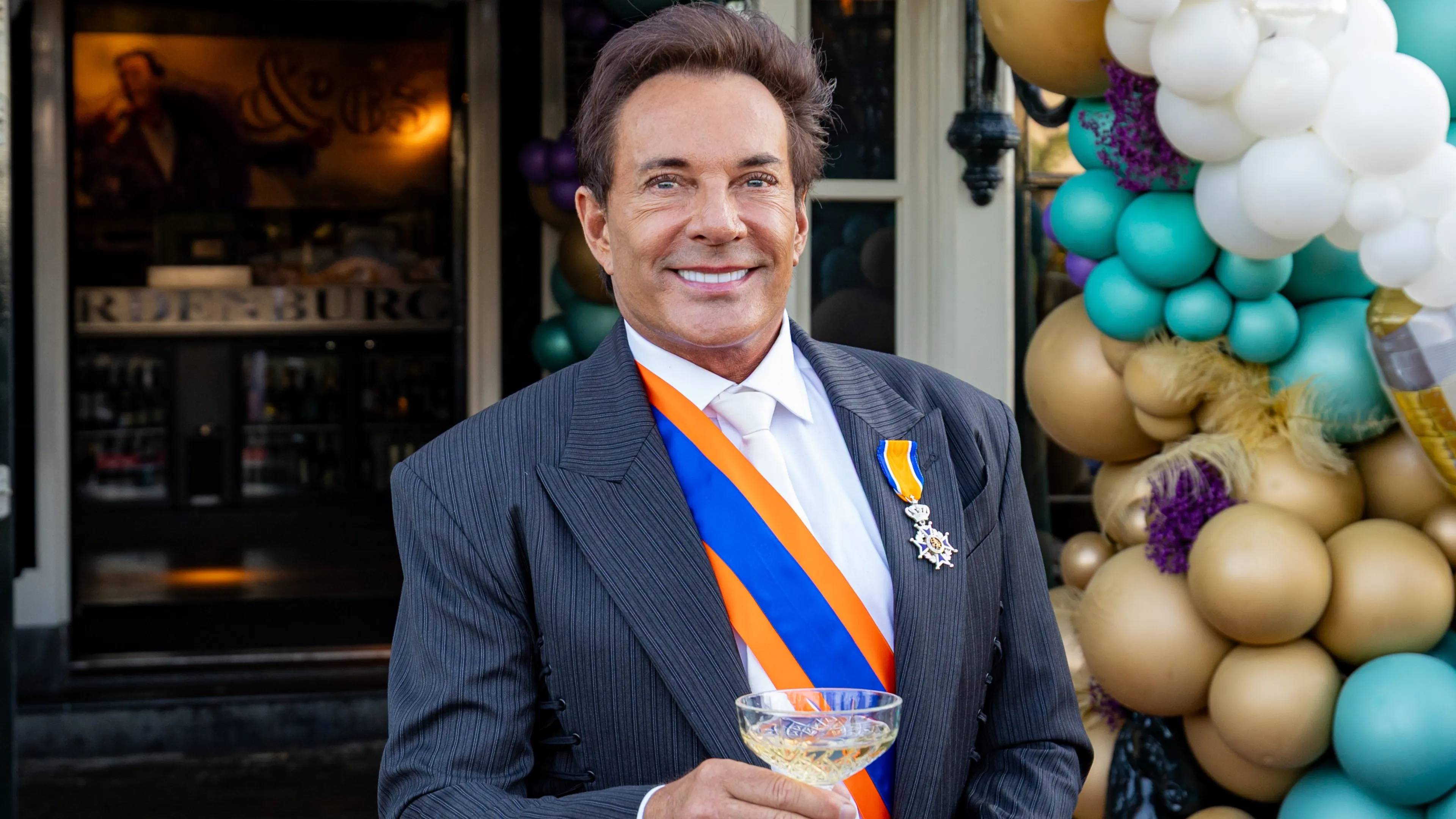 Gerard Joling duikt archief in met catwalkfoto uit modellencarrière