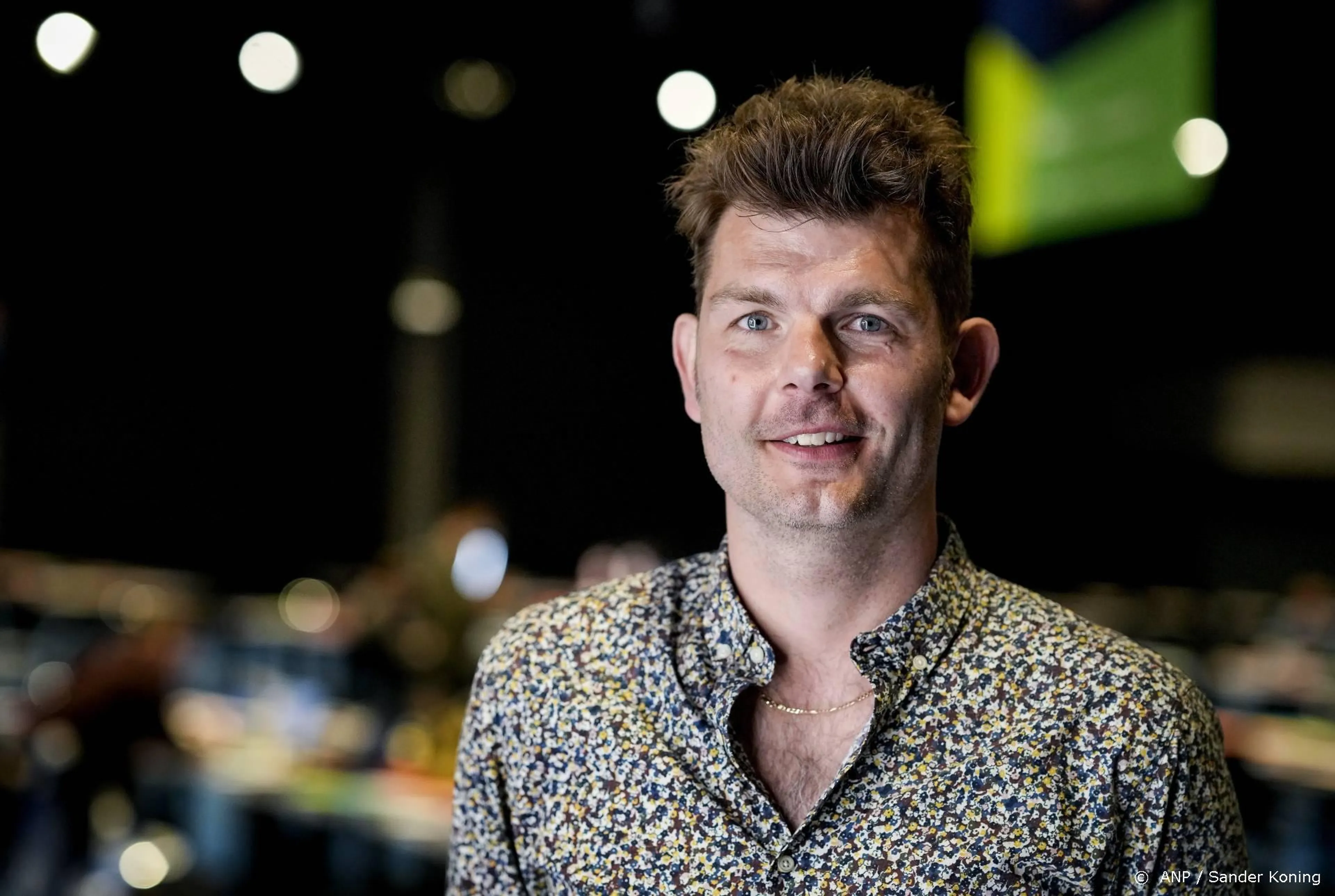 Sander Lantinga slaat uit boosheid eigen hand kapot 