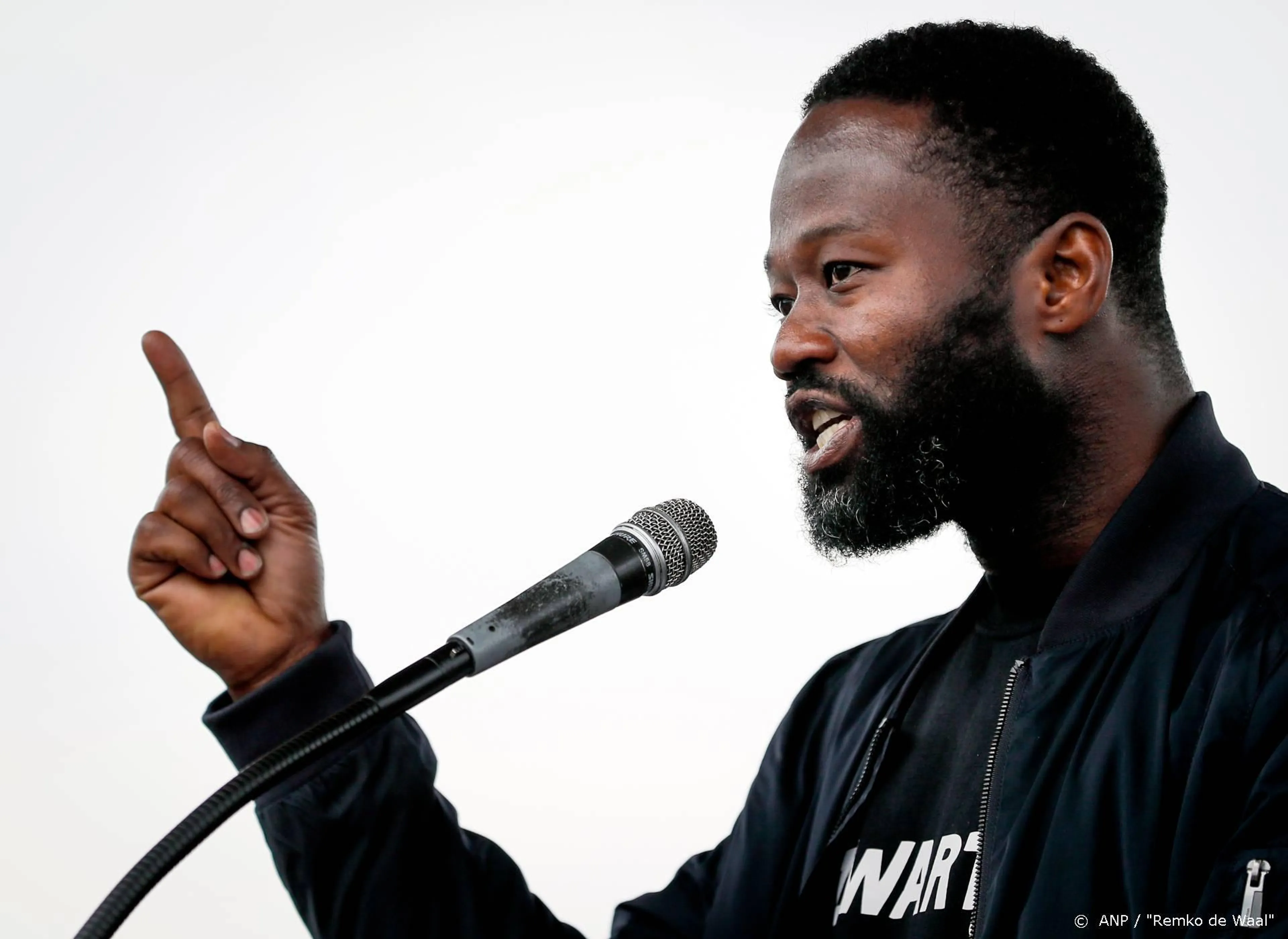 Politie onderzoekt bedreiging Kick Out Zwarte Piet-activist Jerry Afriyie