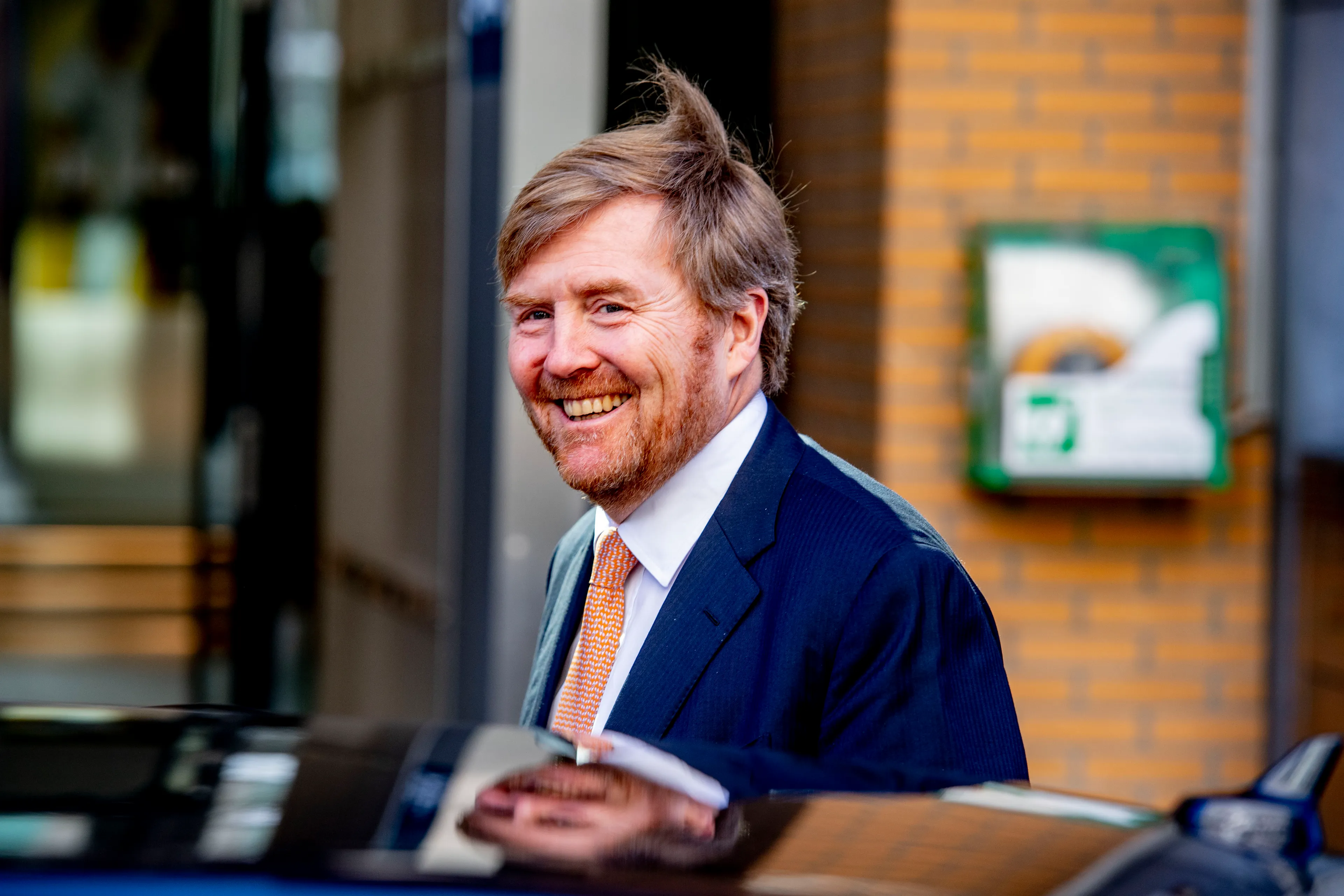 Koning Willem-Alexander steekt patiënten hart onder de riem