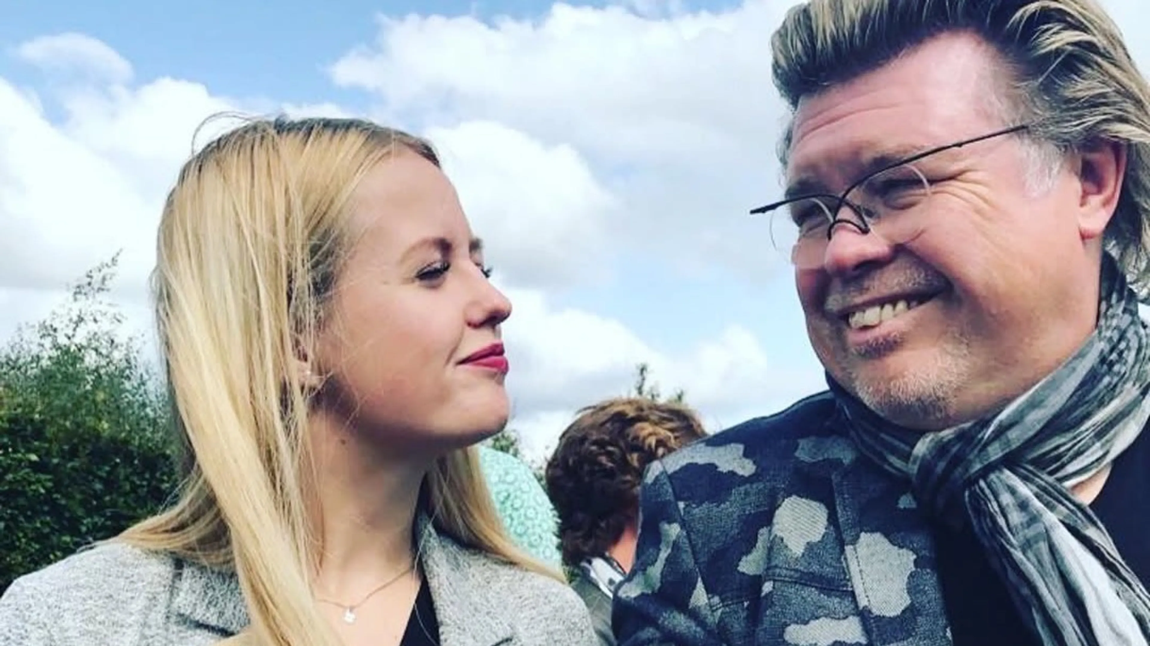 Dochter overleden zanger René Karst in verwachting van eerste kindje