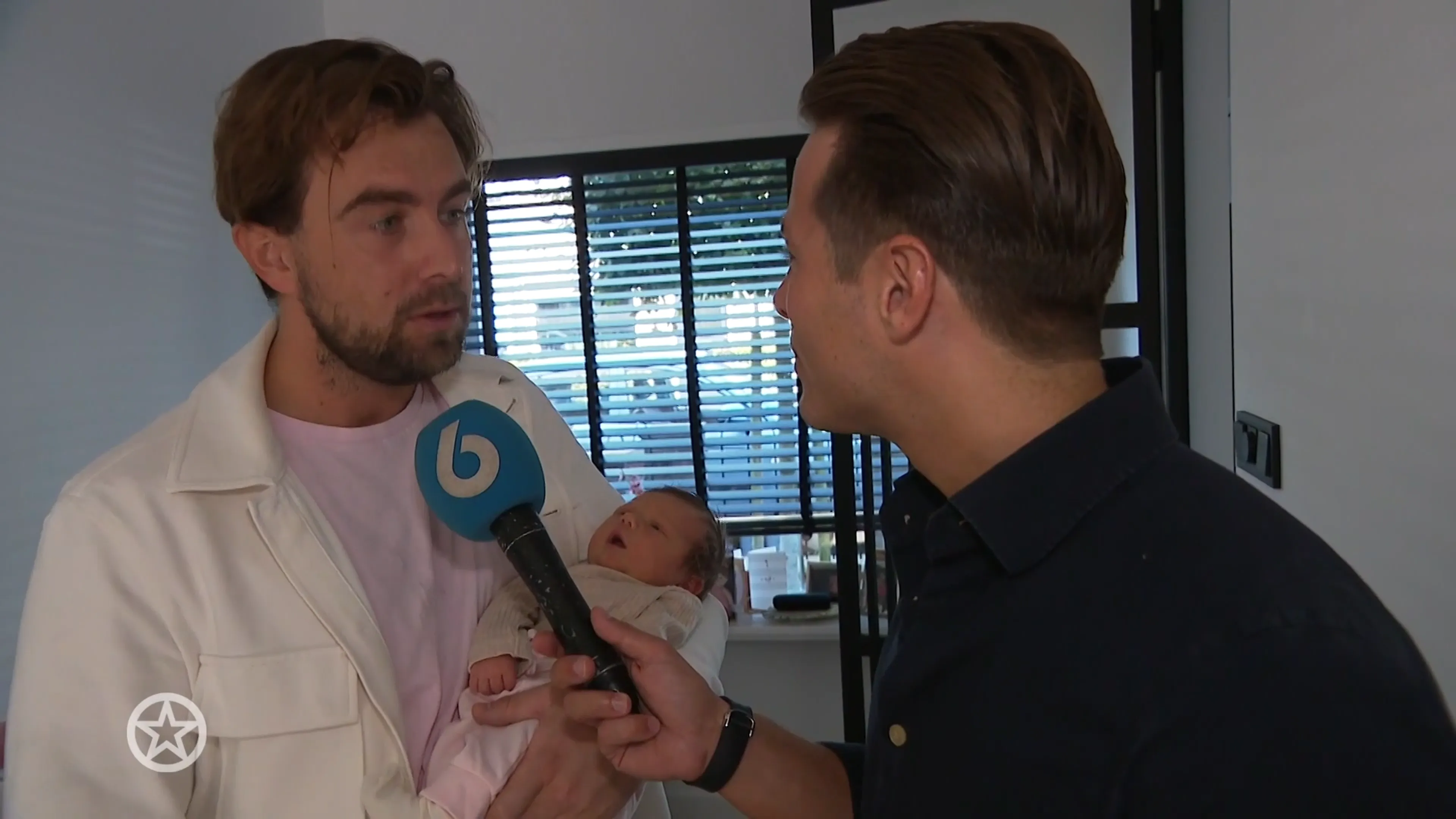 Kersverse vader René Watzema over heftige bevalling: 'Code rood'