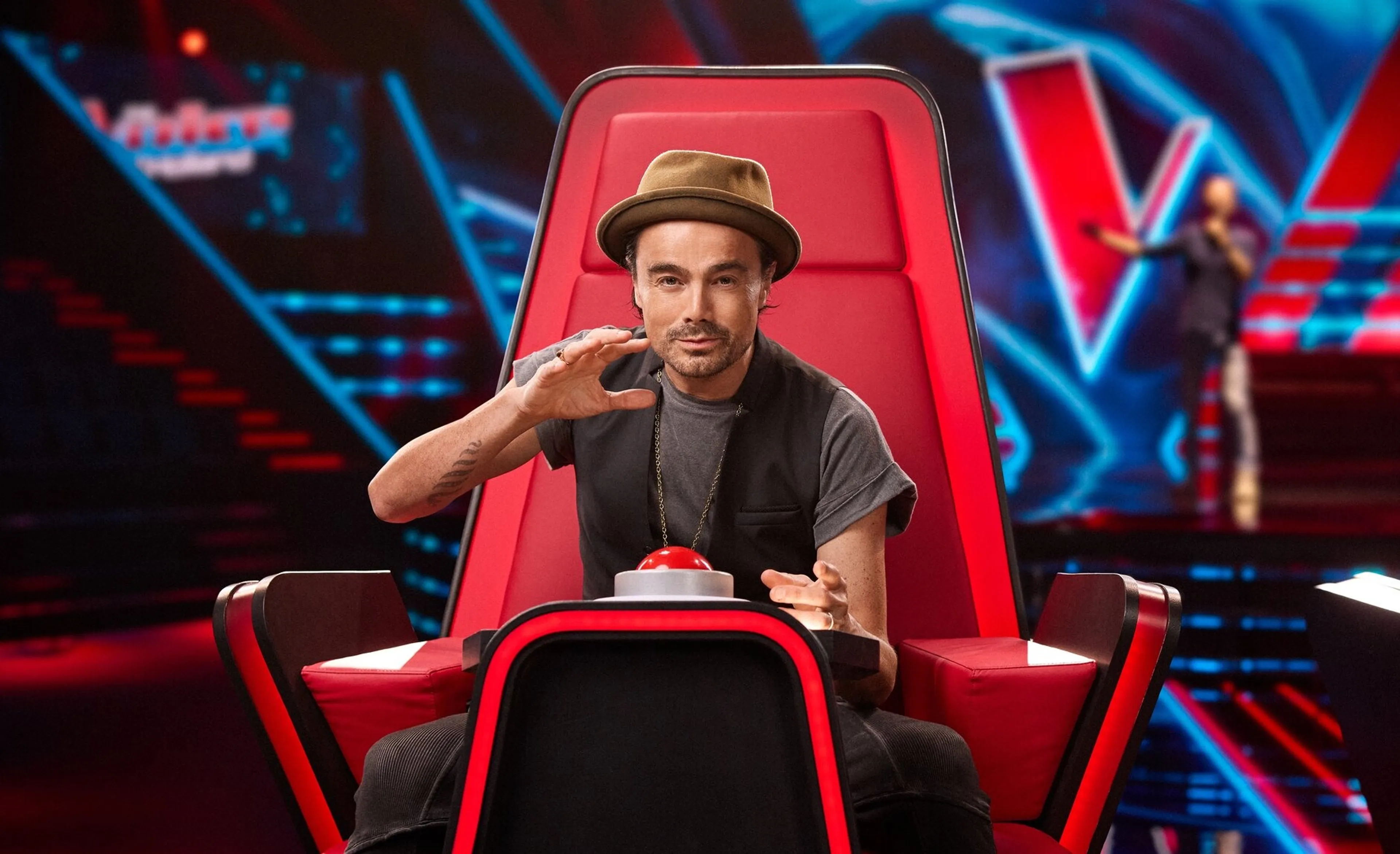 The Voice of Holland-kijkers gaan los op Dinand Woesthoff: 'Heeft hij het niet door?'