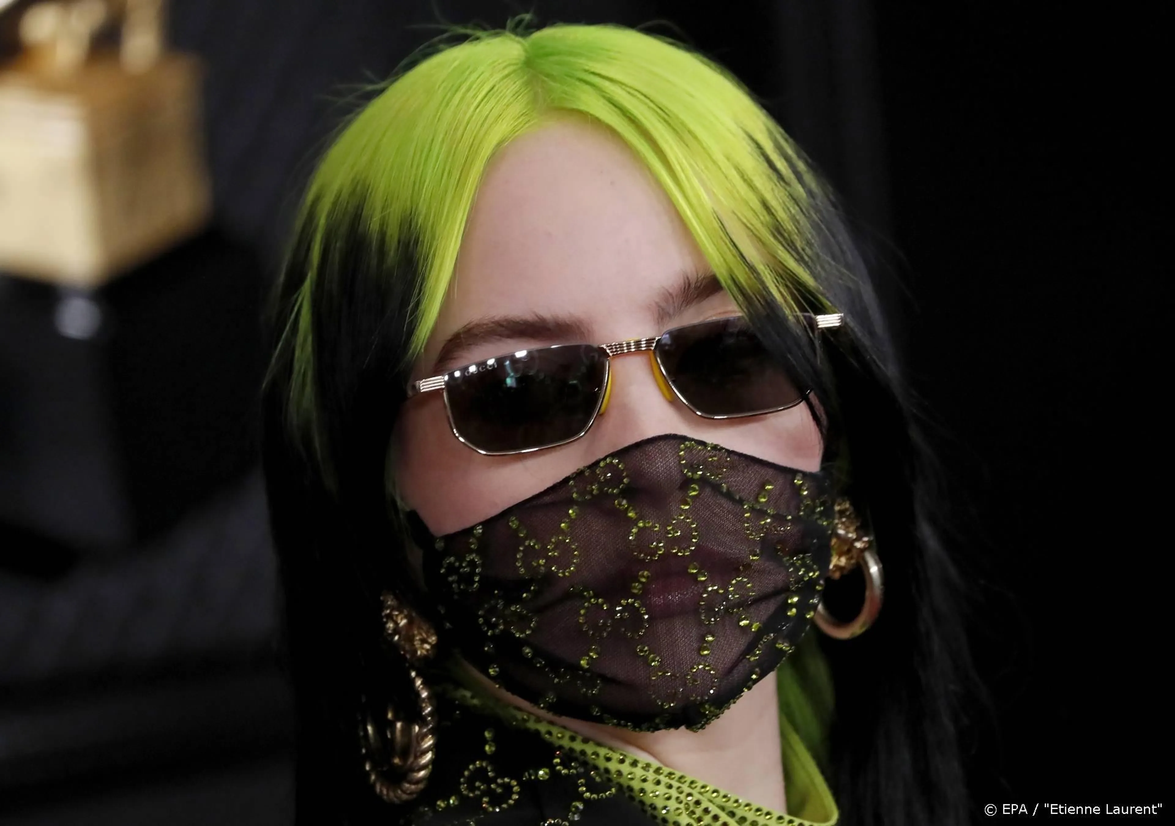 Billie Eilish en Justin Bieber op mondkapjes van Universal