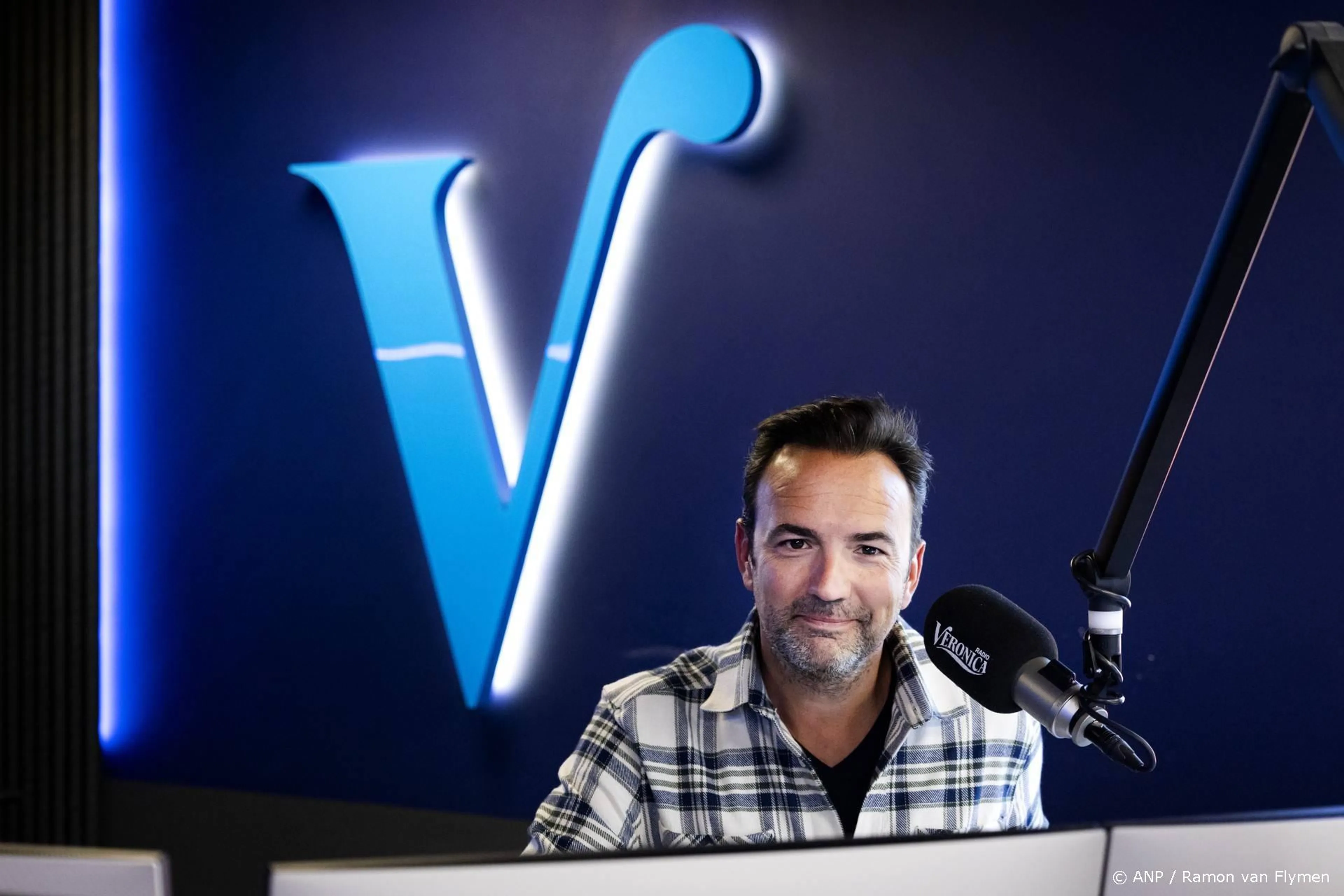 Gerard Ekdom emotioneel na live verrassing op radio