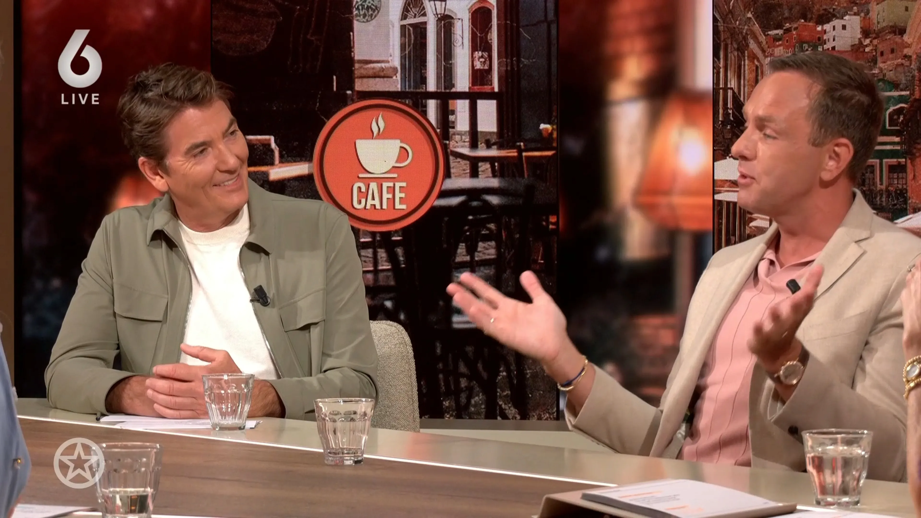 Kees en John de Bever openen nieuw café van WVL-Mike