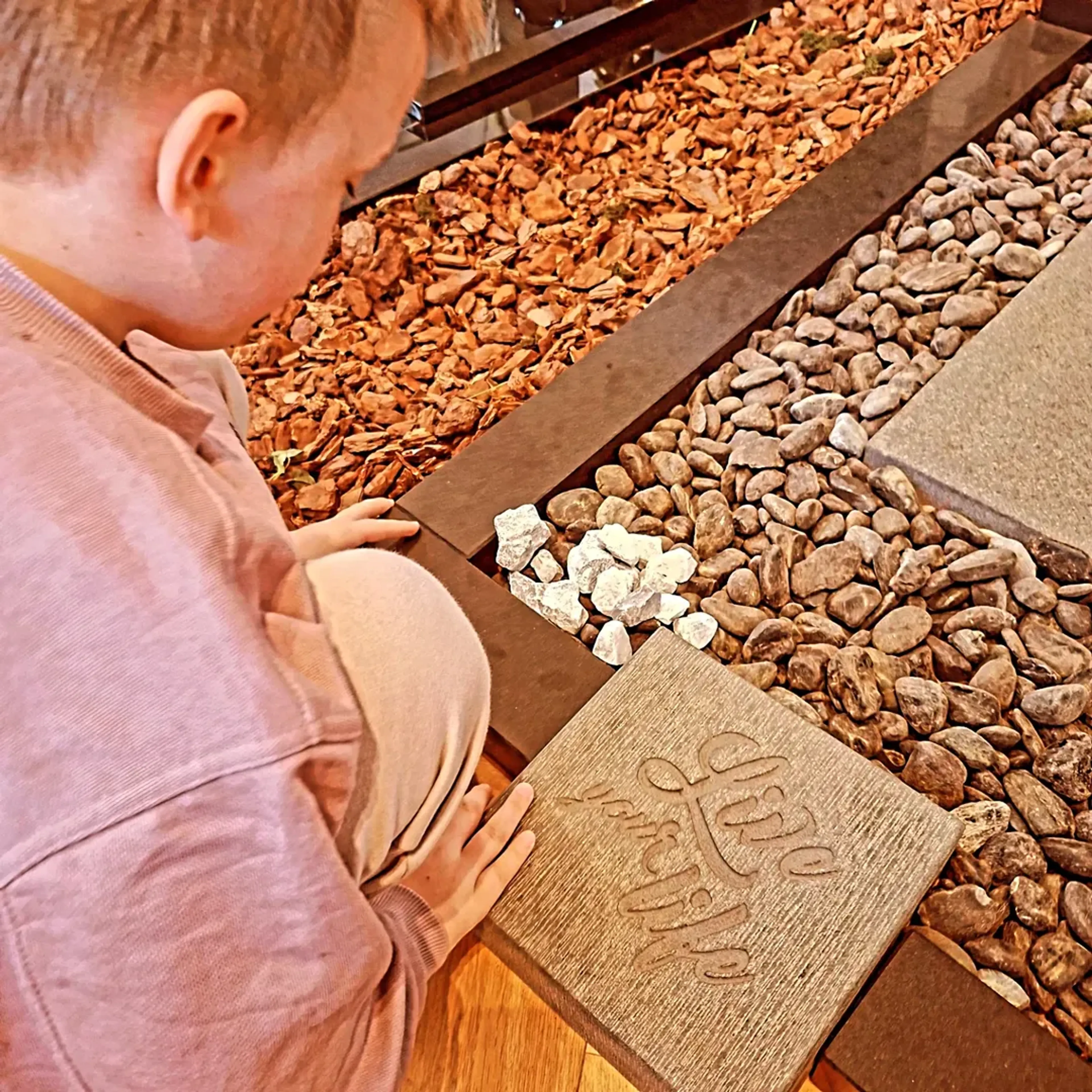 Zoon Over Mijn Lijk-Alex de Lange zoekt grafsteen uit