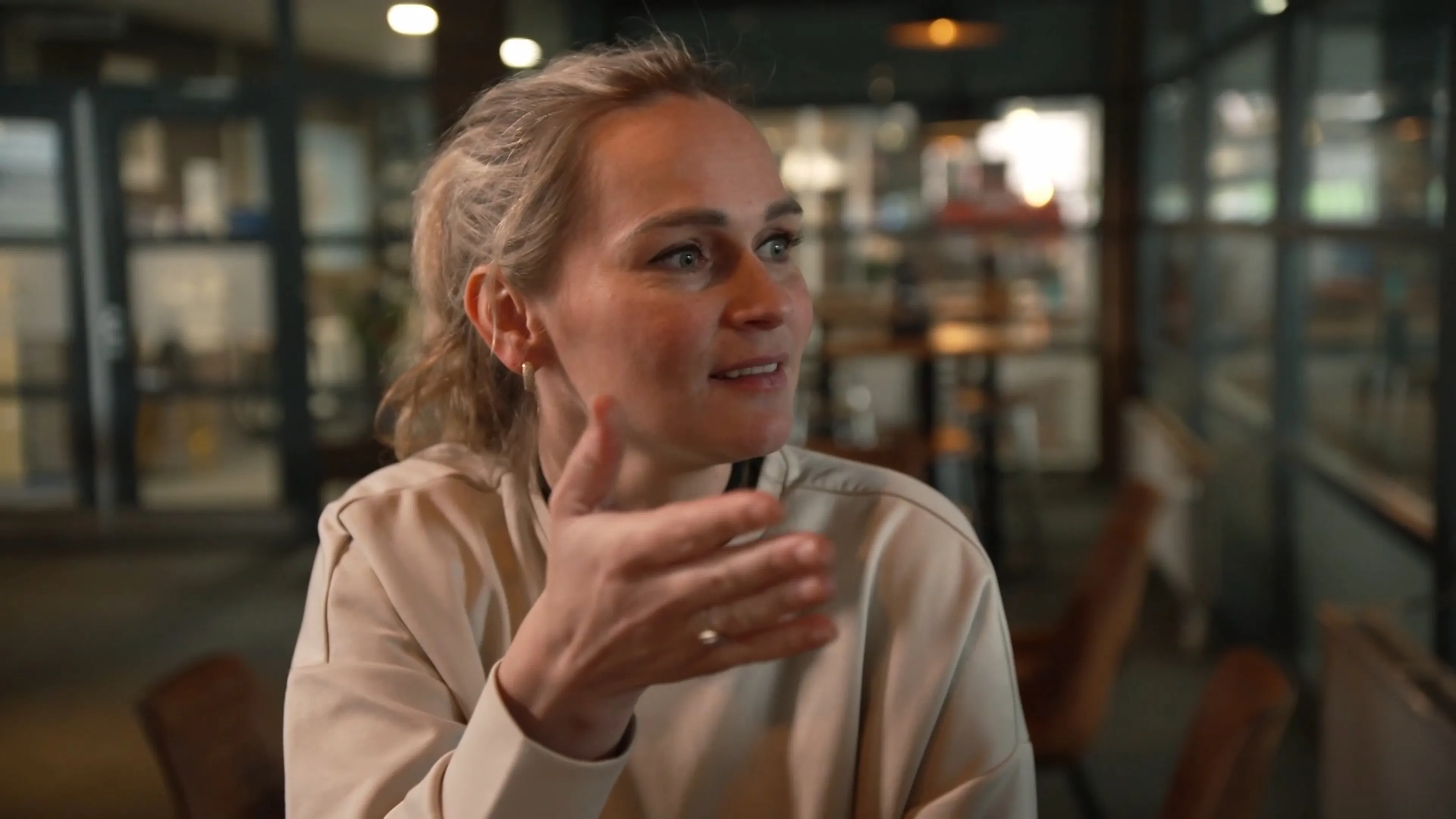 Irene Schouten over moeder na hersenbloeding: 'Op deze momenten mis ik haar nog meer' (De Klassenavond)
