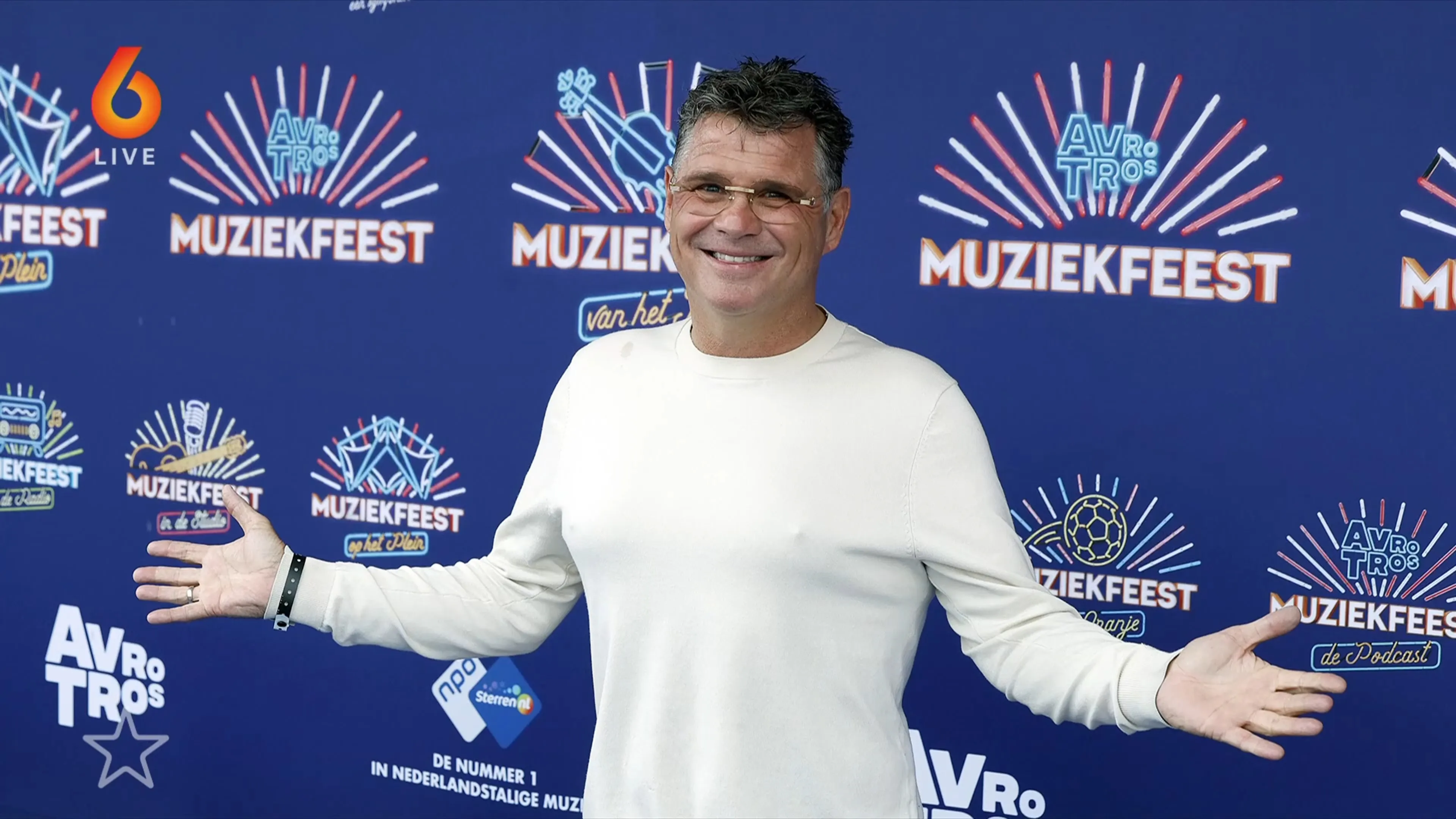 Wolter Kroes zingt speciaal voor terminale patiënt tijdens optreden