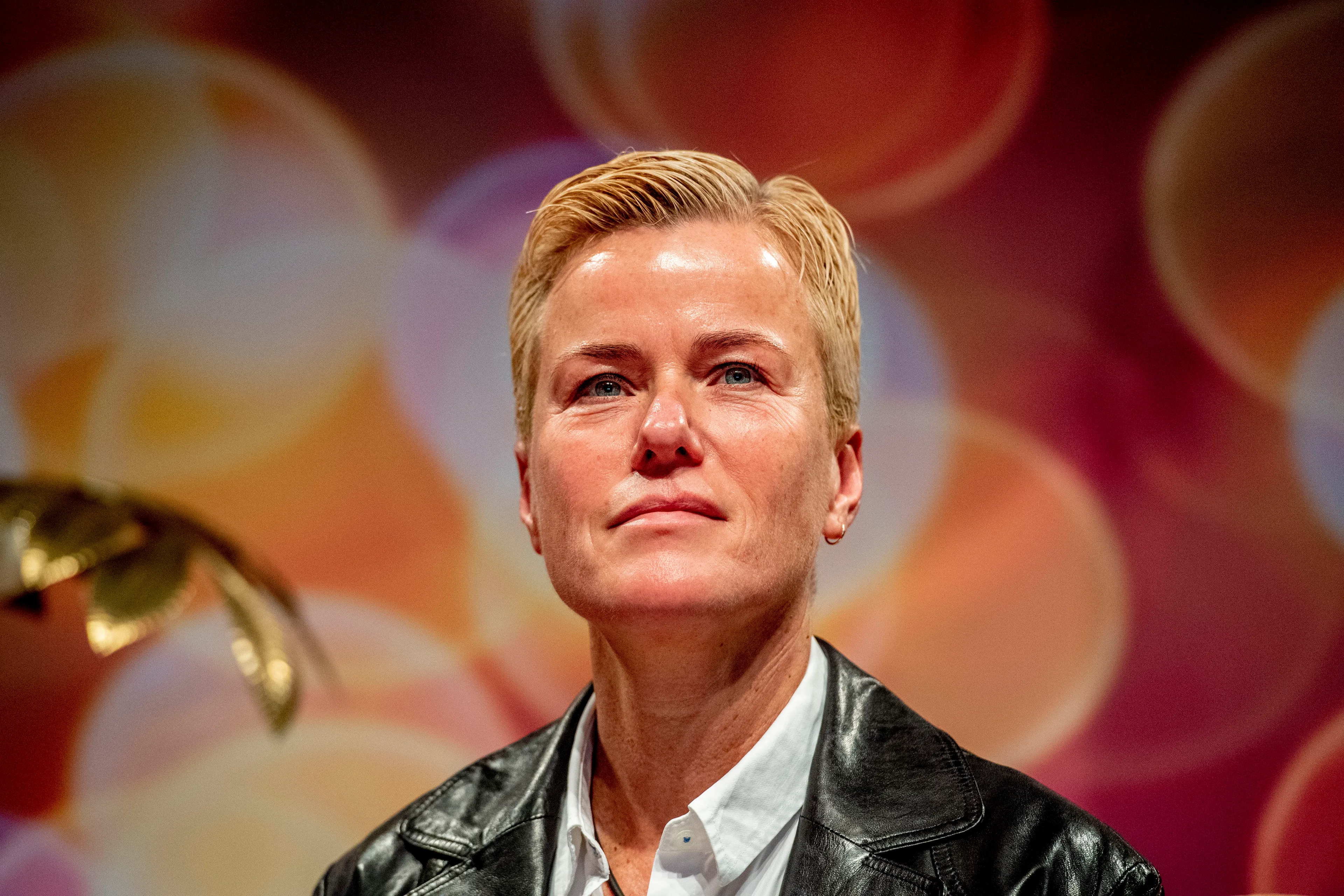 ZIEN: Ellie Lust neemt afscheid van lange lok
