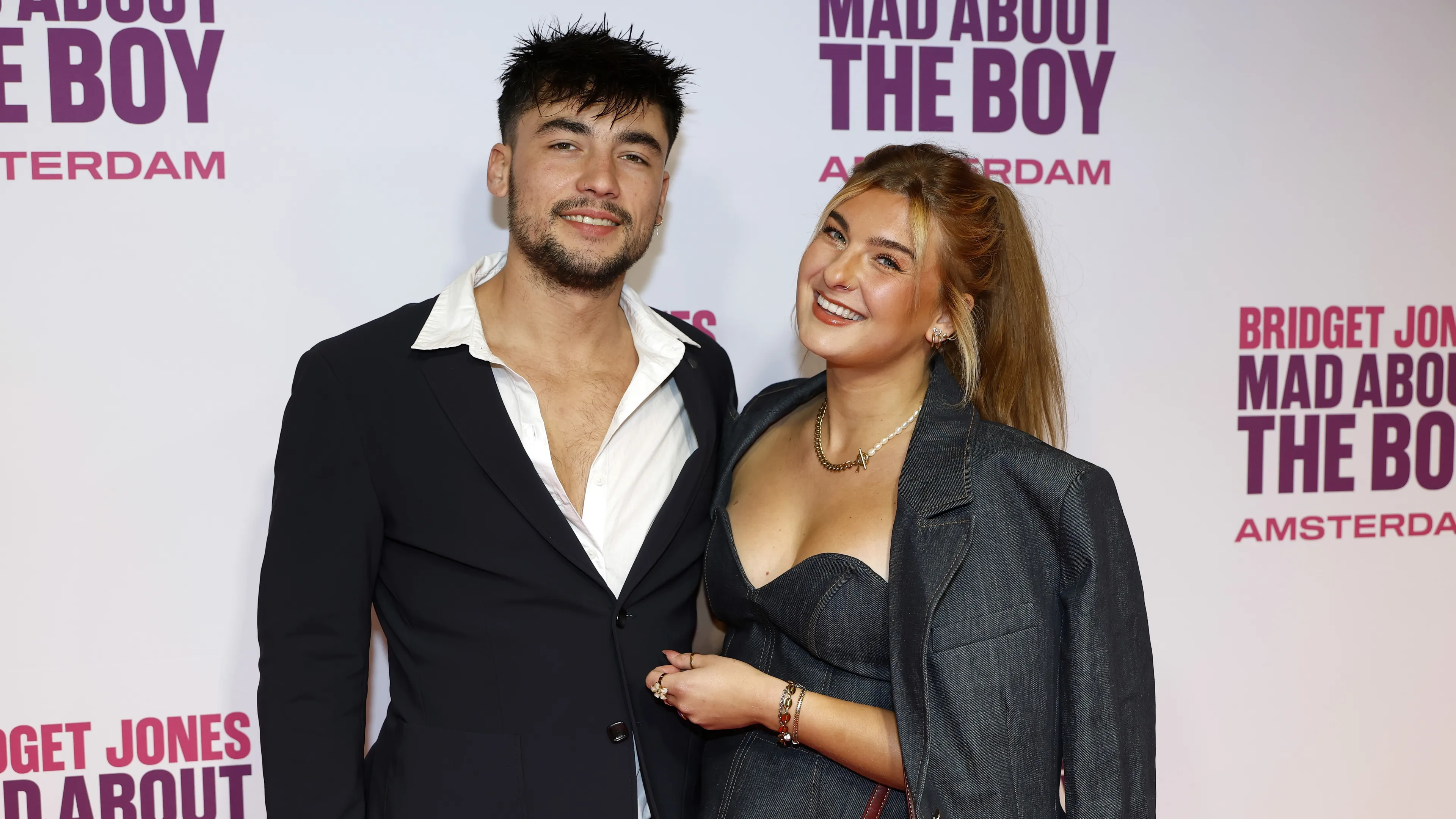 B&B Vol Liefde-Joy en Daní maken geslacht eerste kindje bekend