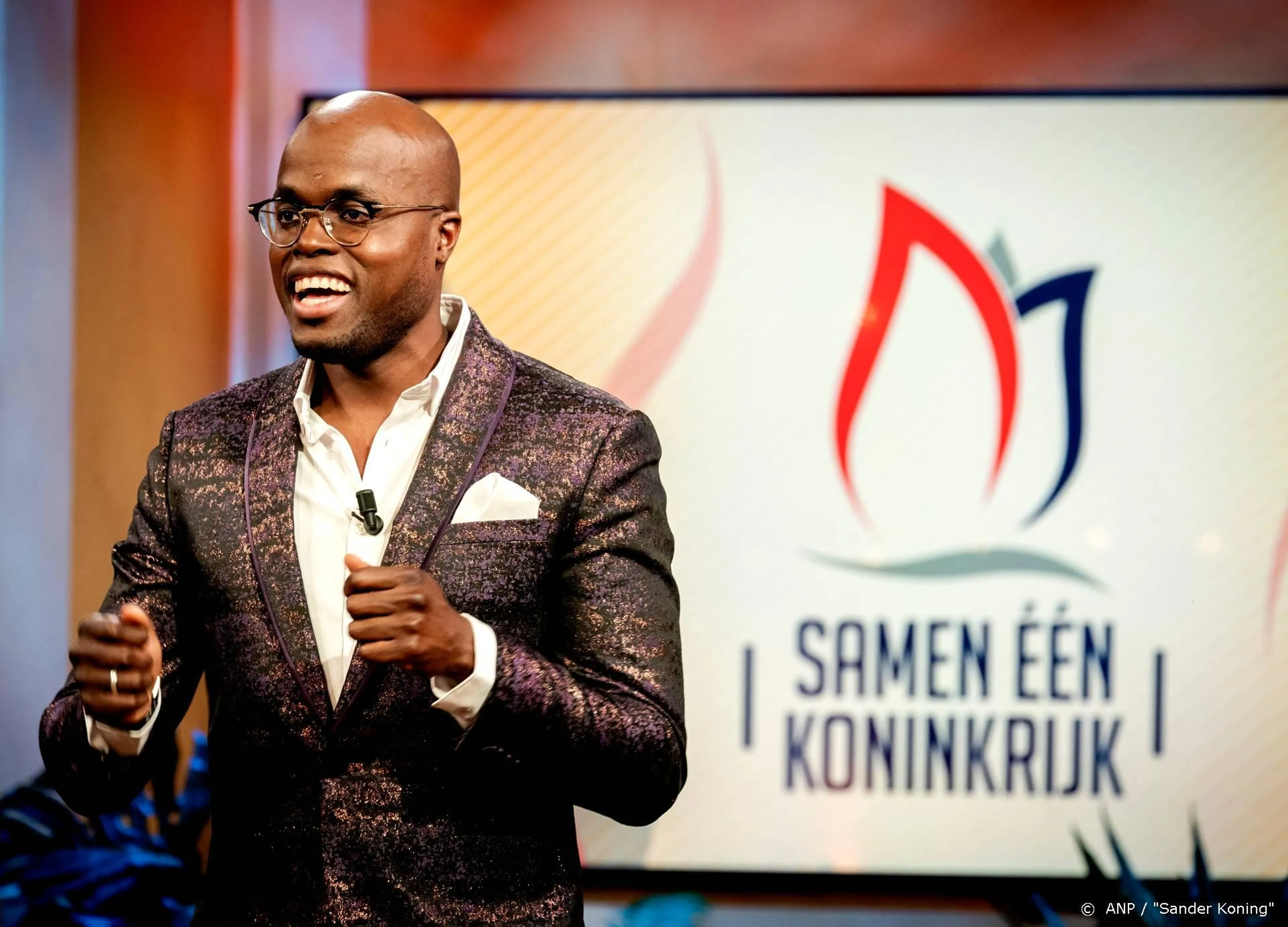 Jandino haalt met Samen één koninkrijk al 770.000 euro op