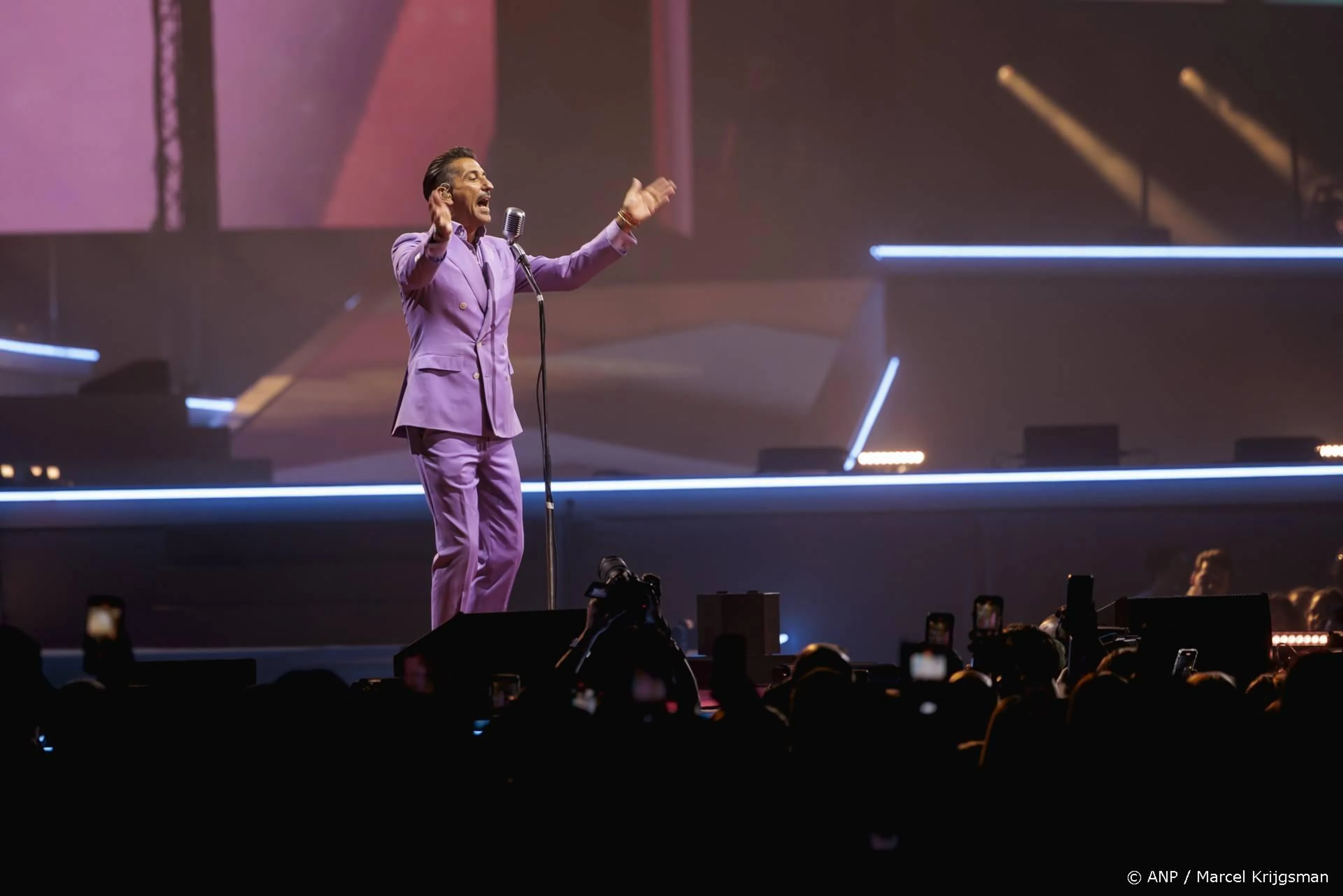 Danny Vera biedt concert aan om geld in te zamelen voor zieke Muk (5)