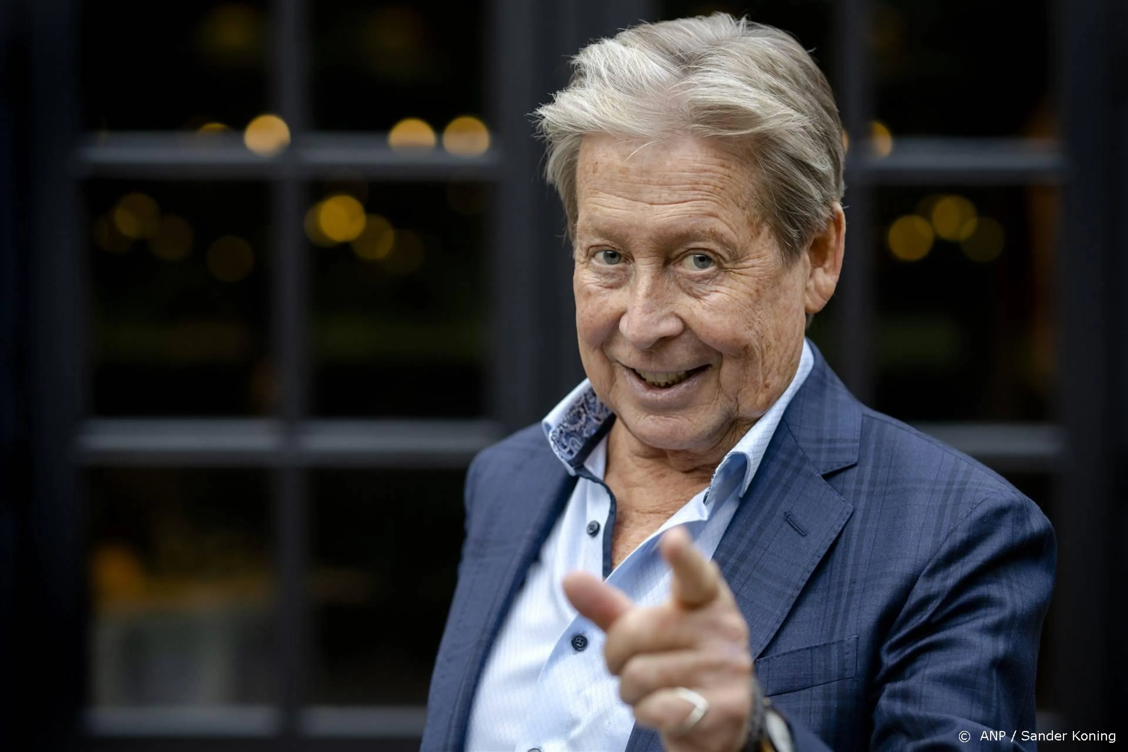 Vlucht Hans Kazàn maakt noodlanding in Parijs