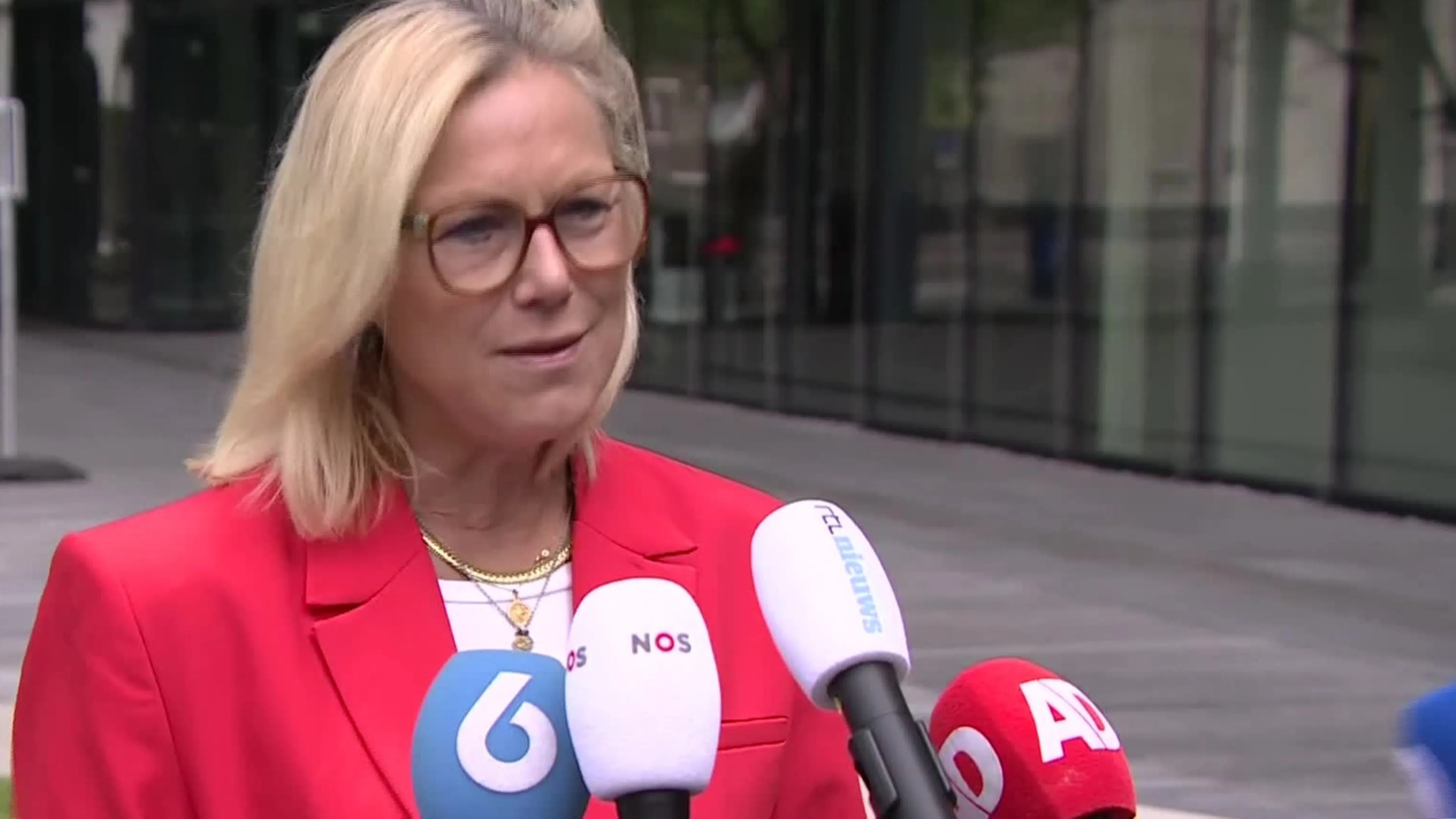 Ernstig bedreigde en zwaar beveiligde Sigrid Kaag stopt