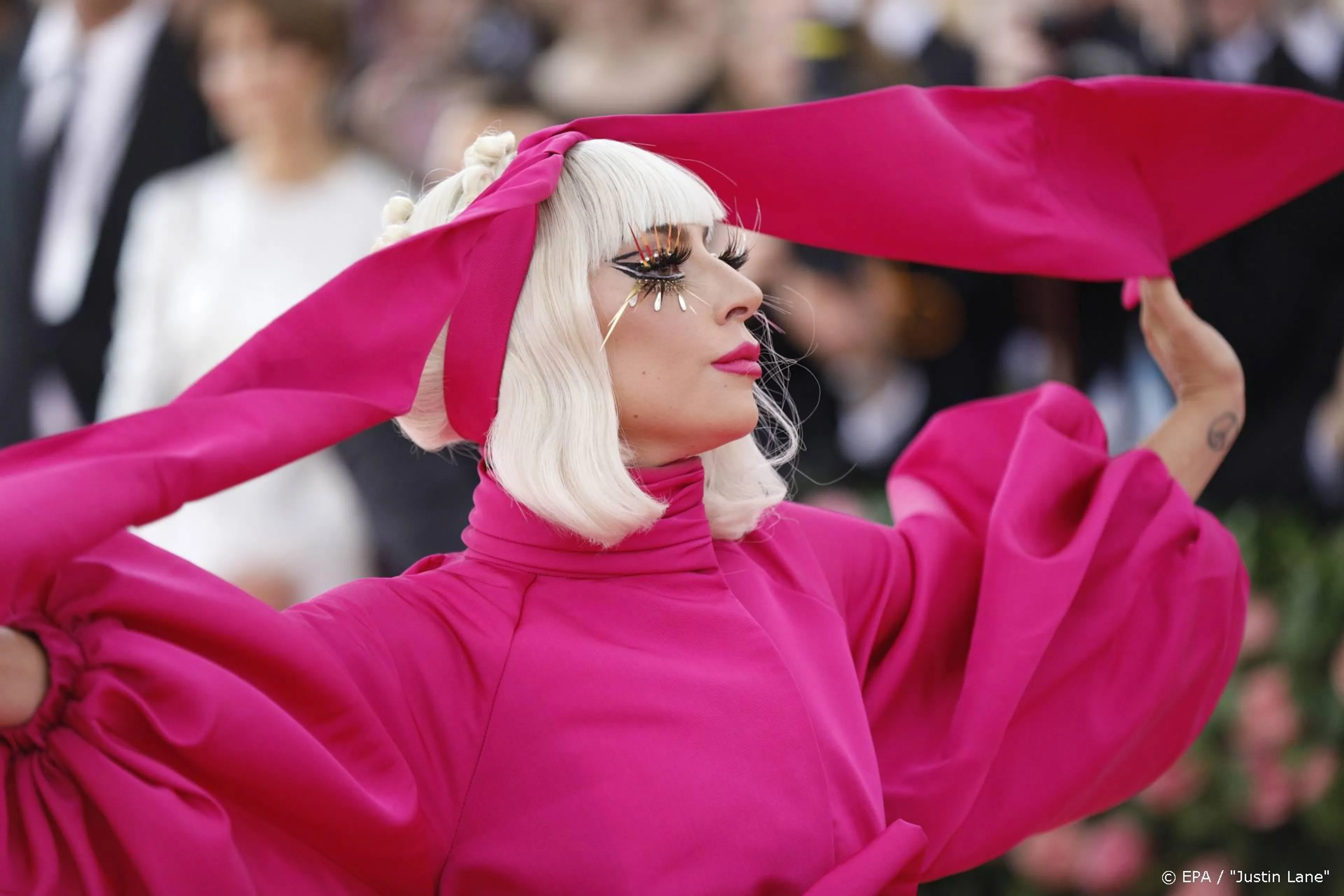 Lady Gaga wil aan de wijn met Ariana Grande