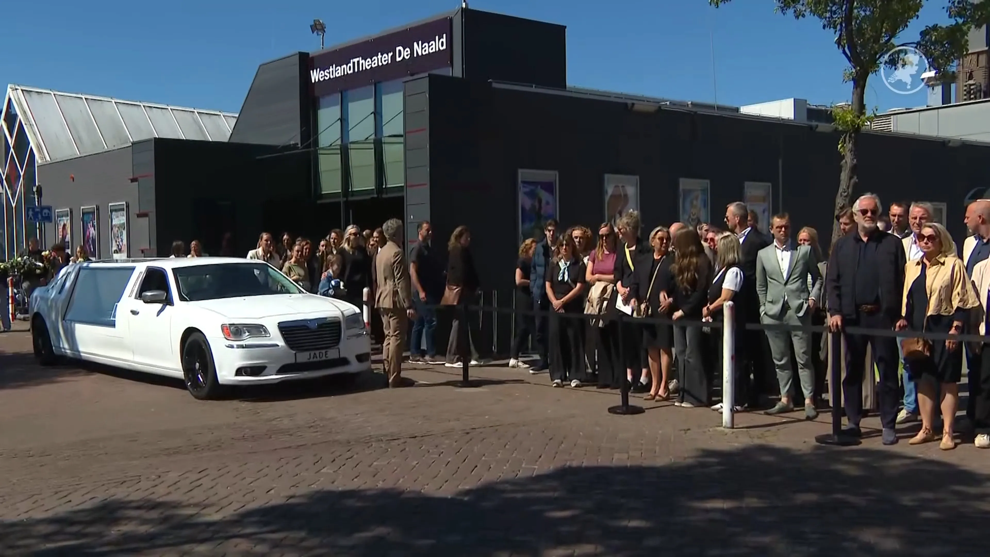 Emotioneel afscheid Jade Kops in Naaldwijk: honderden mensen in erehaag
