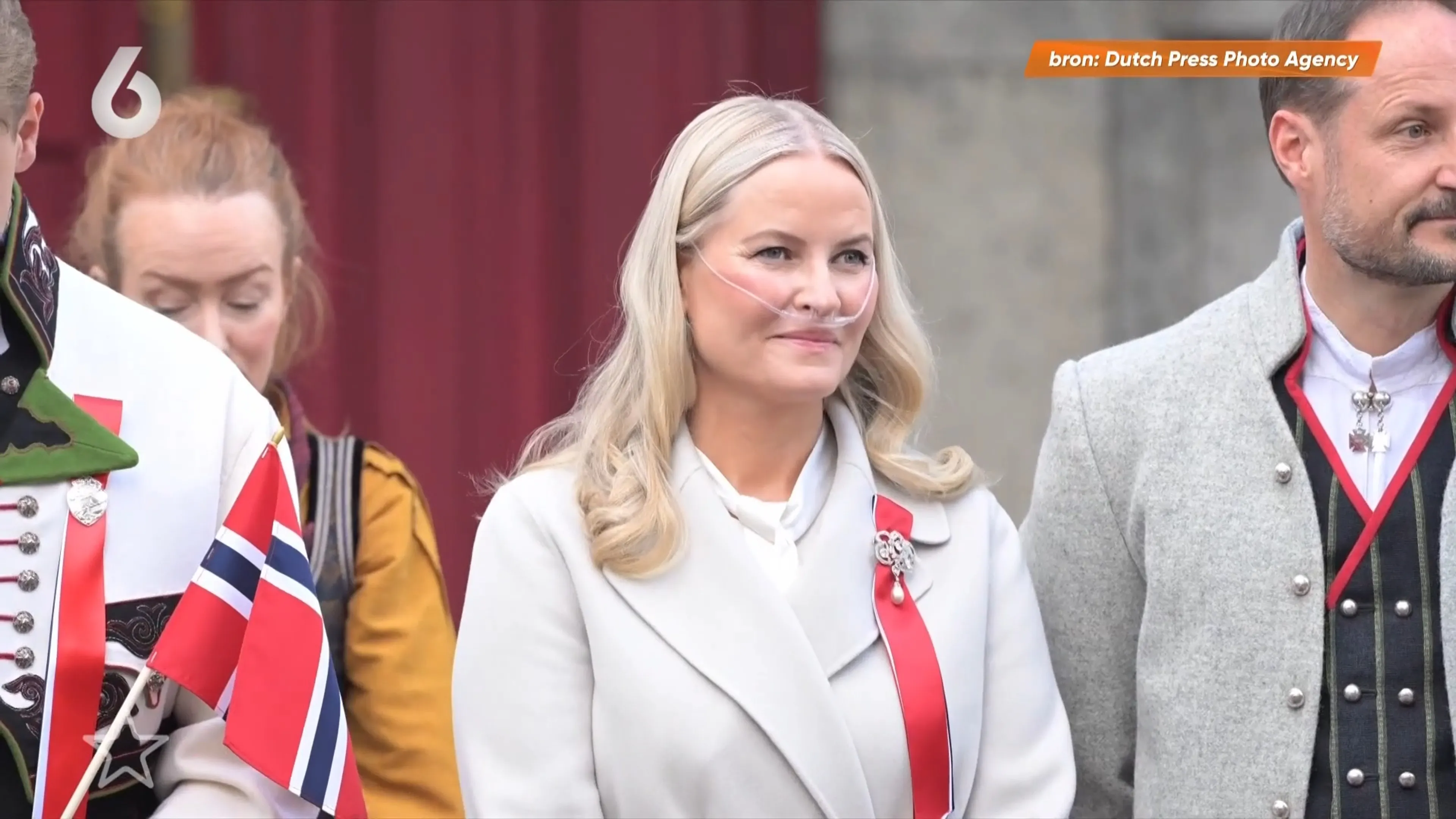 Kroonprinses Mette-Marit verscheen op nationale feestdag weer voor publiek