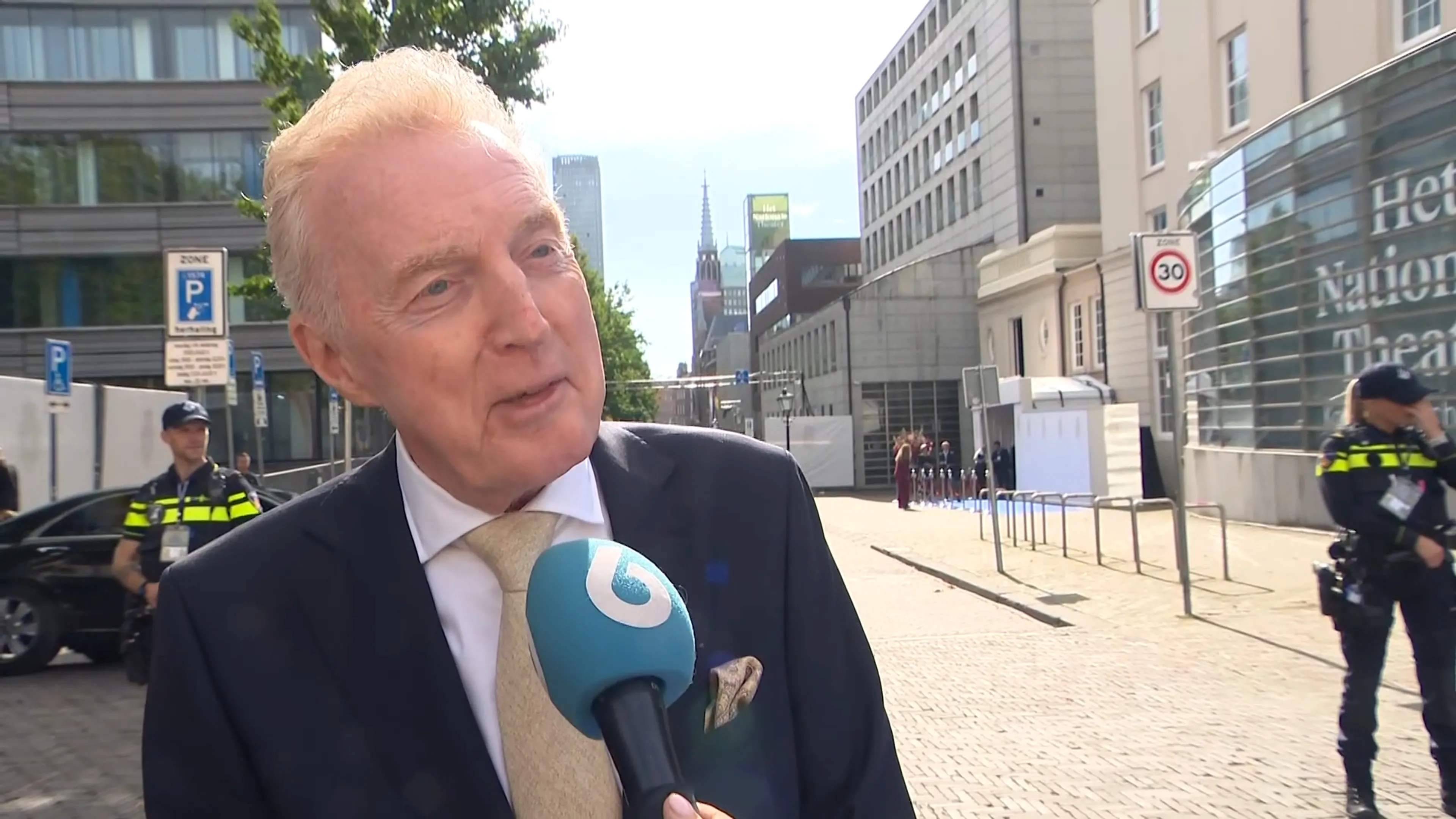 BN’ers en politici schitteren met hun opvallende outfits tijdens Prinsjesdag